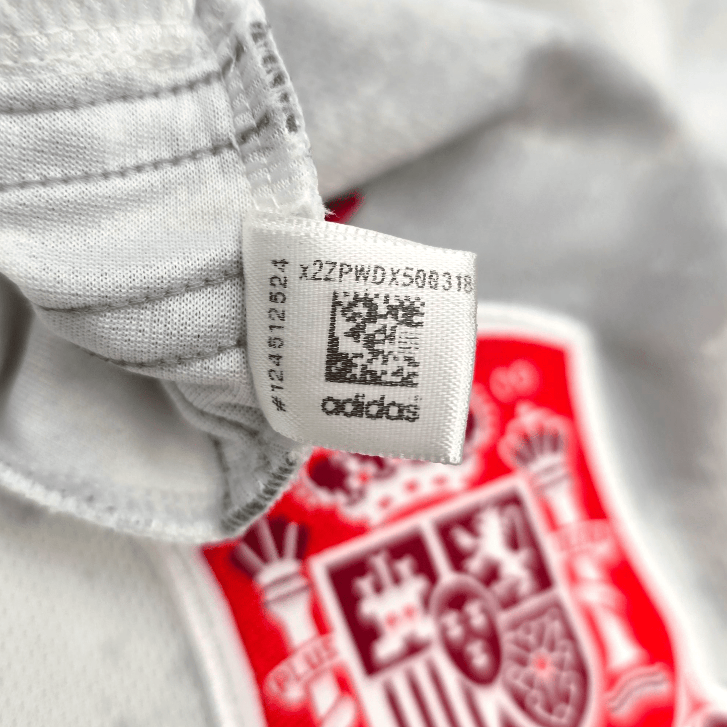 2020/21 Spain Away Football Shirt (L) Adidas #10 Thiago