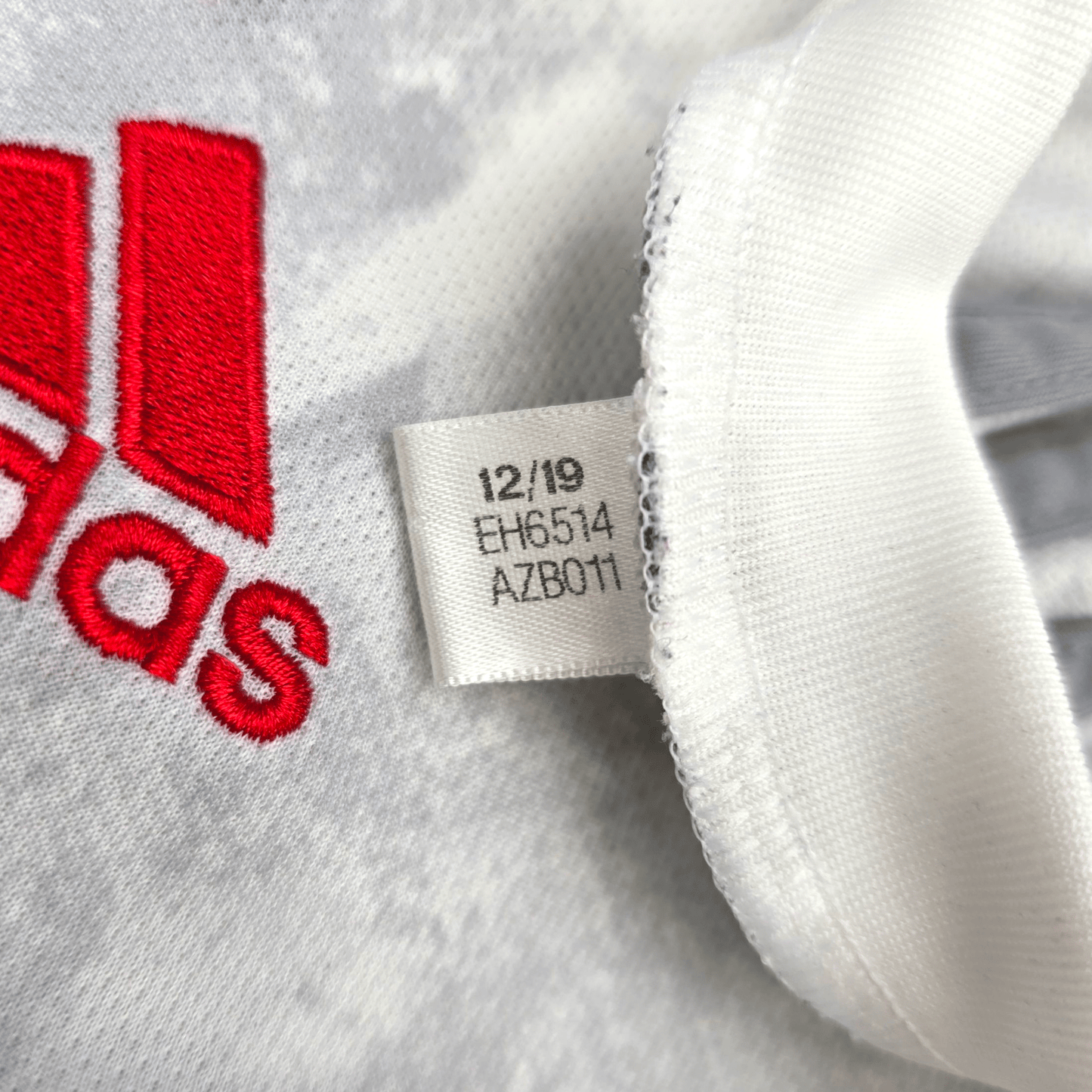 2020/21 Spain Away Football Shirt (L) Adidas #10 Thiago