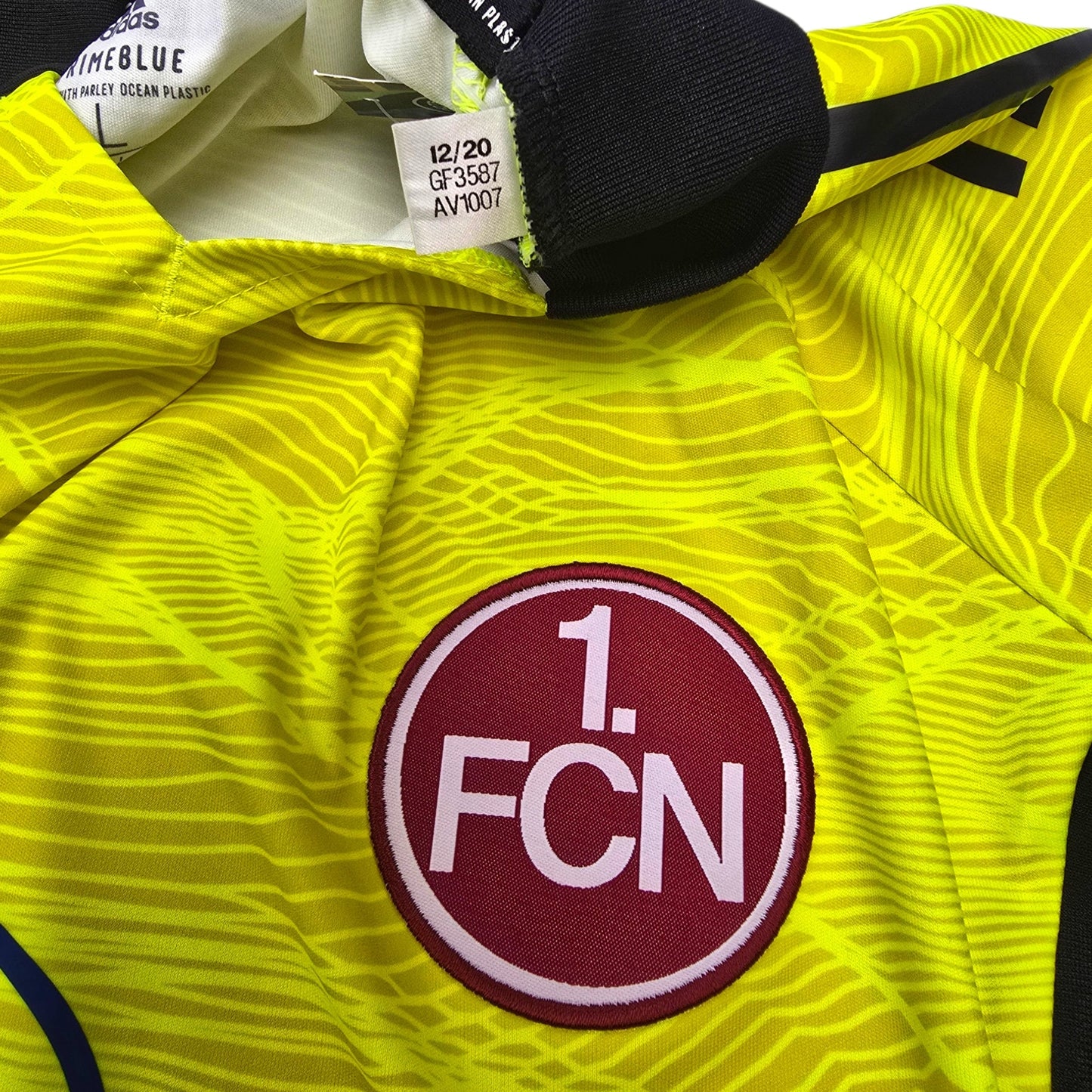 2021/22 Nurnberg Goal Keeper Football Shirt (L) Adidas