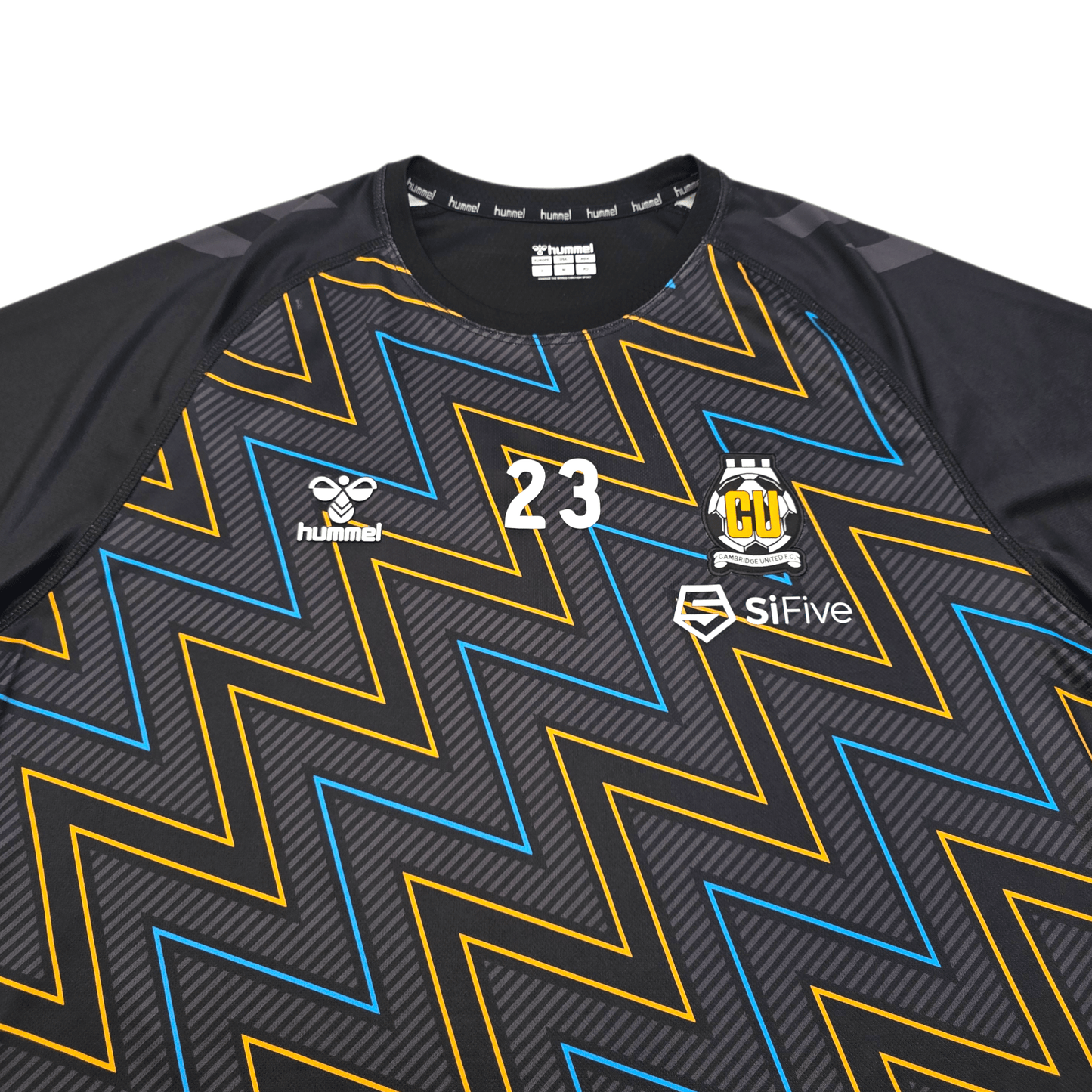 2022/23 Cambridge United Training Top (L) Hummel #23 (Morrison)