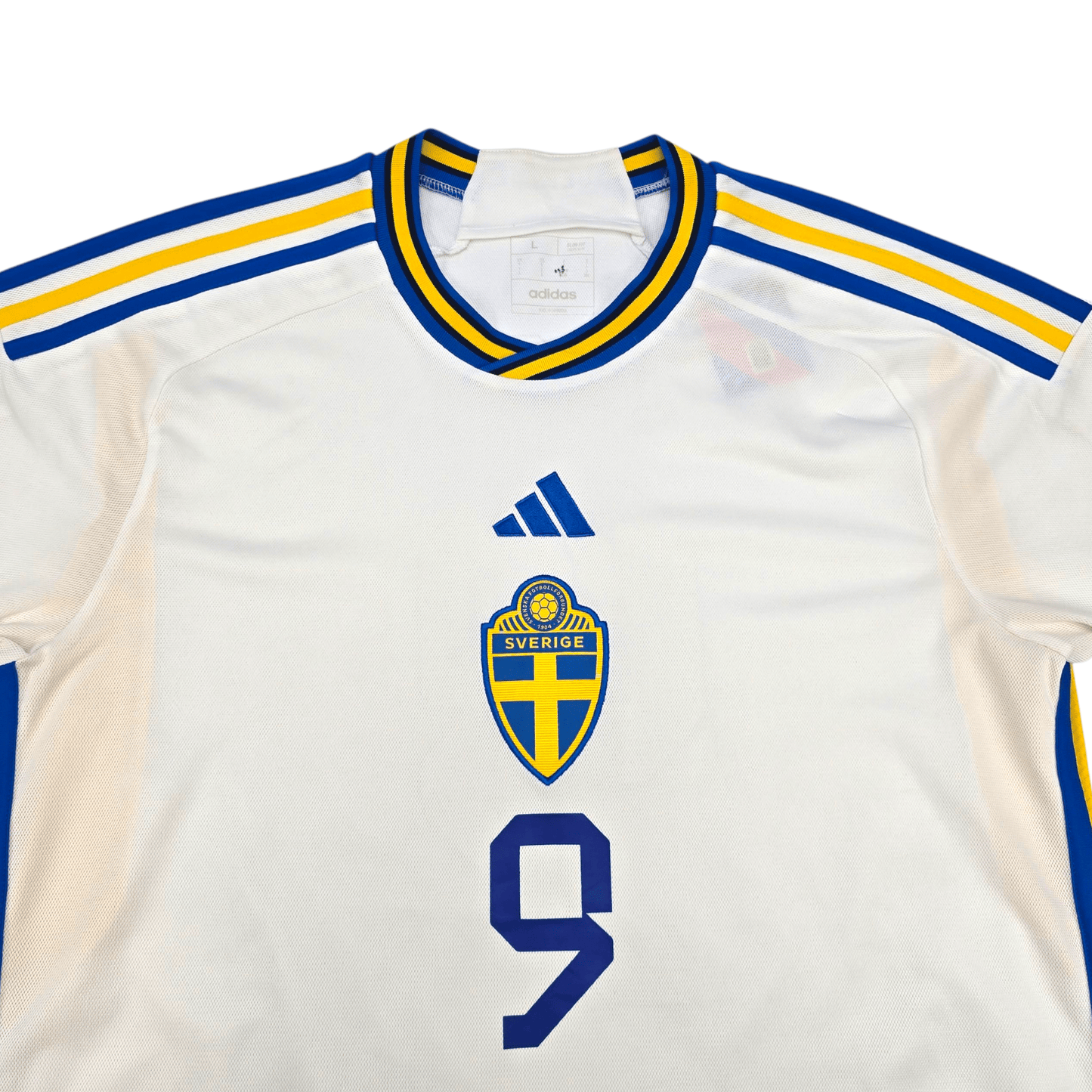 2022/23 Sweden Away Football Shirt (L) Adidas #9 Isak