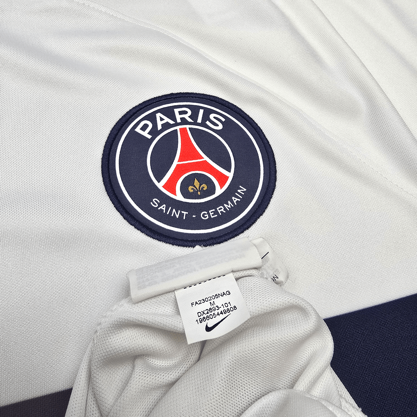 2023/24 PSG Away Football Shirt (M) Nike #44 Ekitike