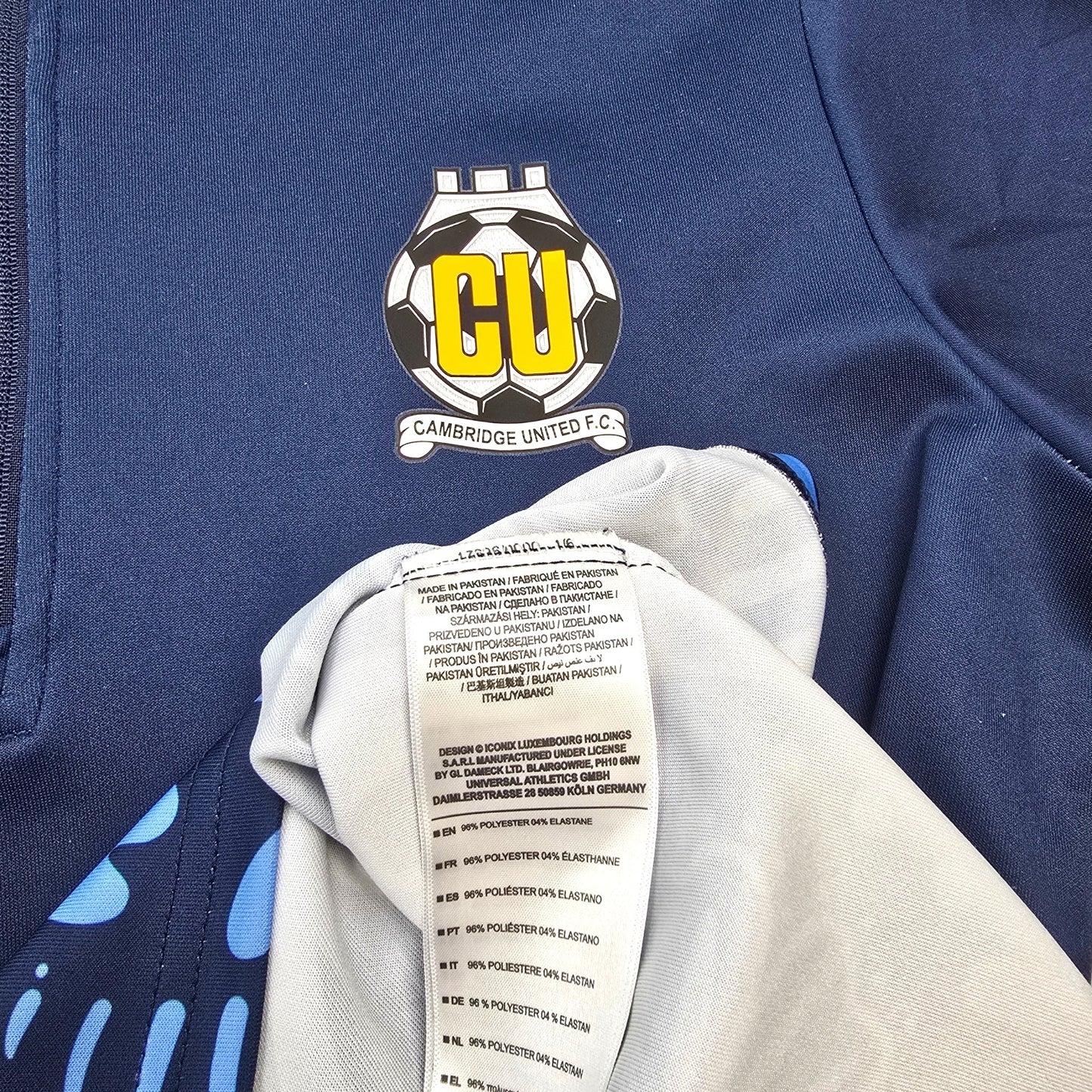 2024/25 Cambridge United Training Top (M) Umbro