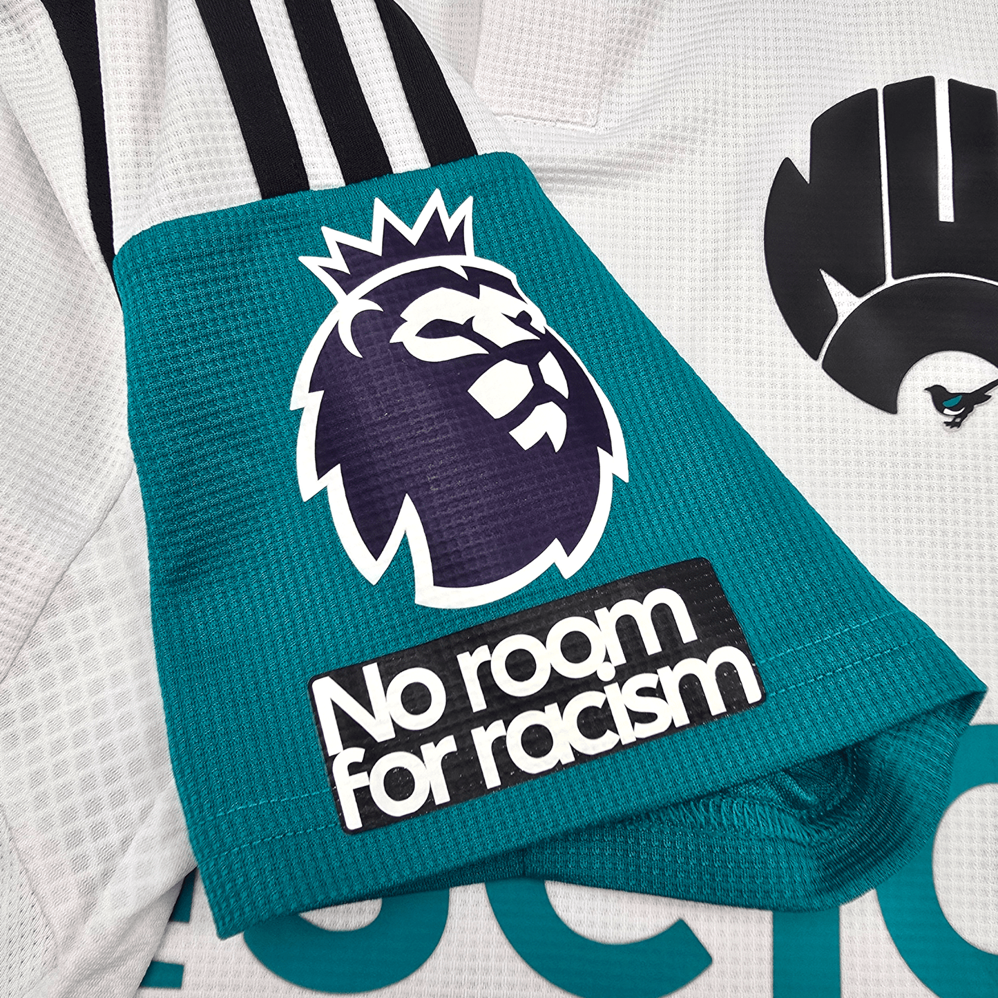 2024/25 Newcastle United Third Football Shirt (M) Adidas #14 Isak