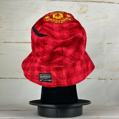 Manchester United 12/13 Home Bucket Hat Badge on top