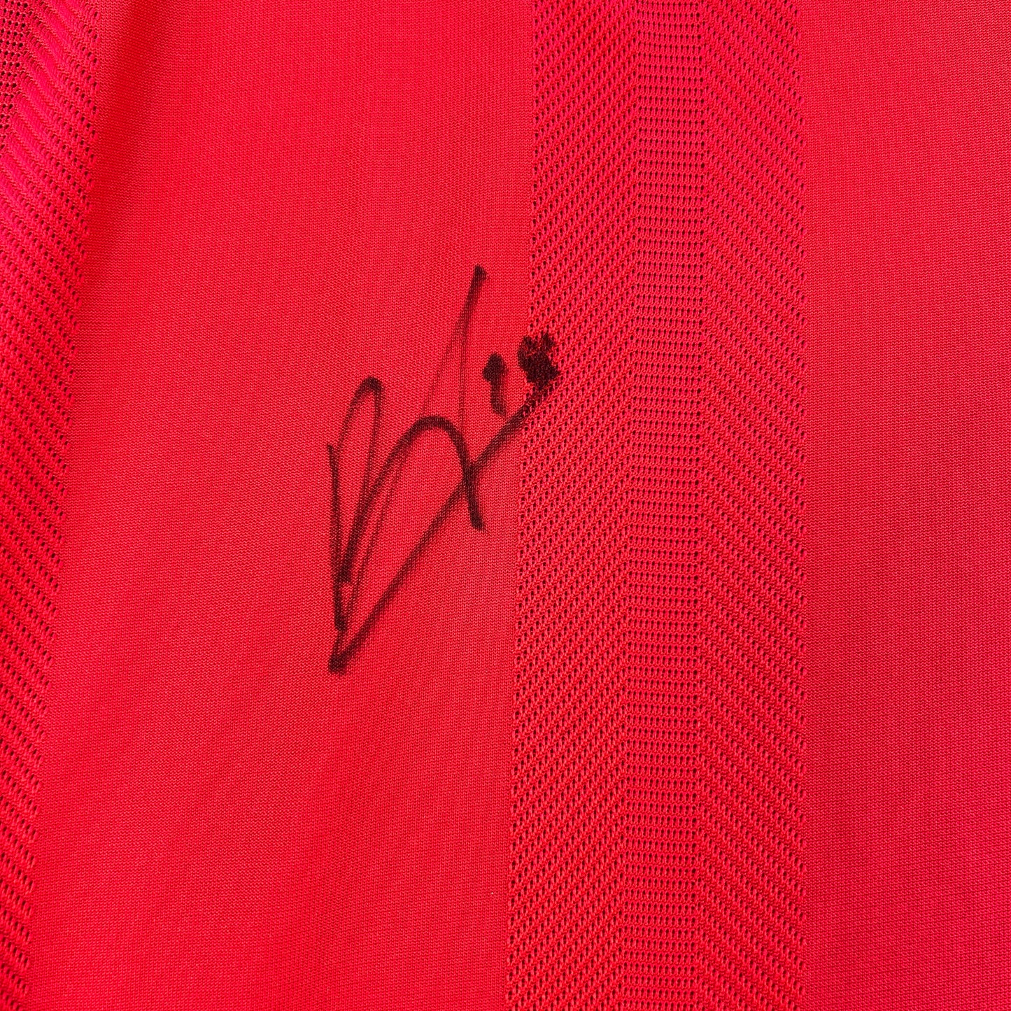 Manchester United 2021/2022 Authentic Home Shirt - Fernandes Signed - MUFC Box