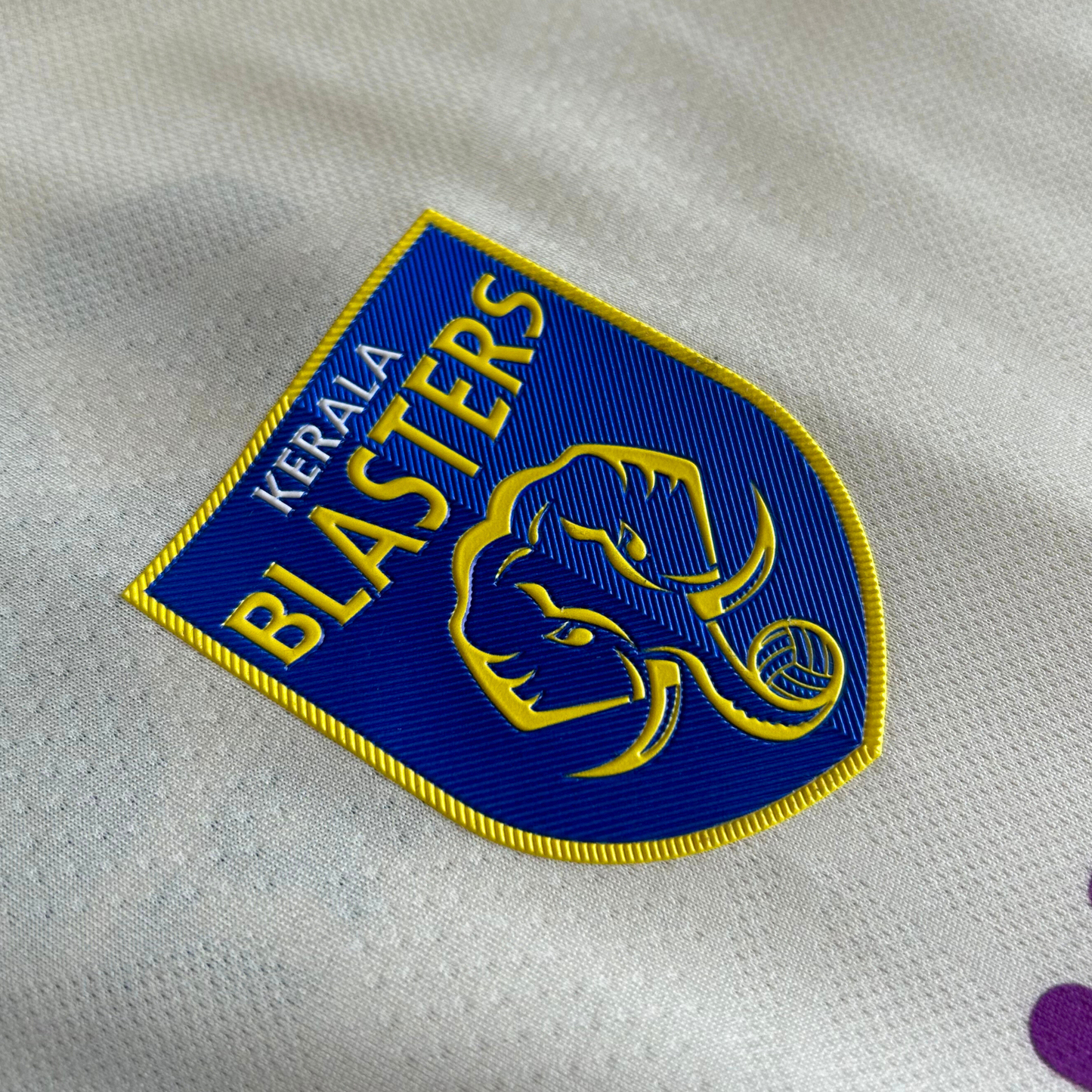 2022-23 Kerala Blasters Third Shirt - XL