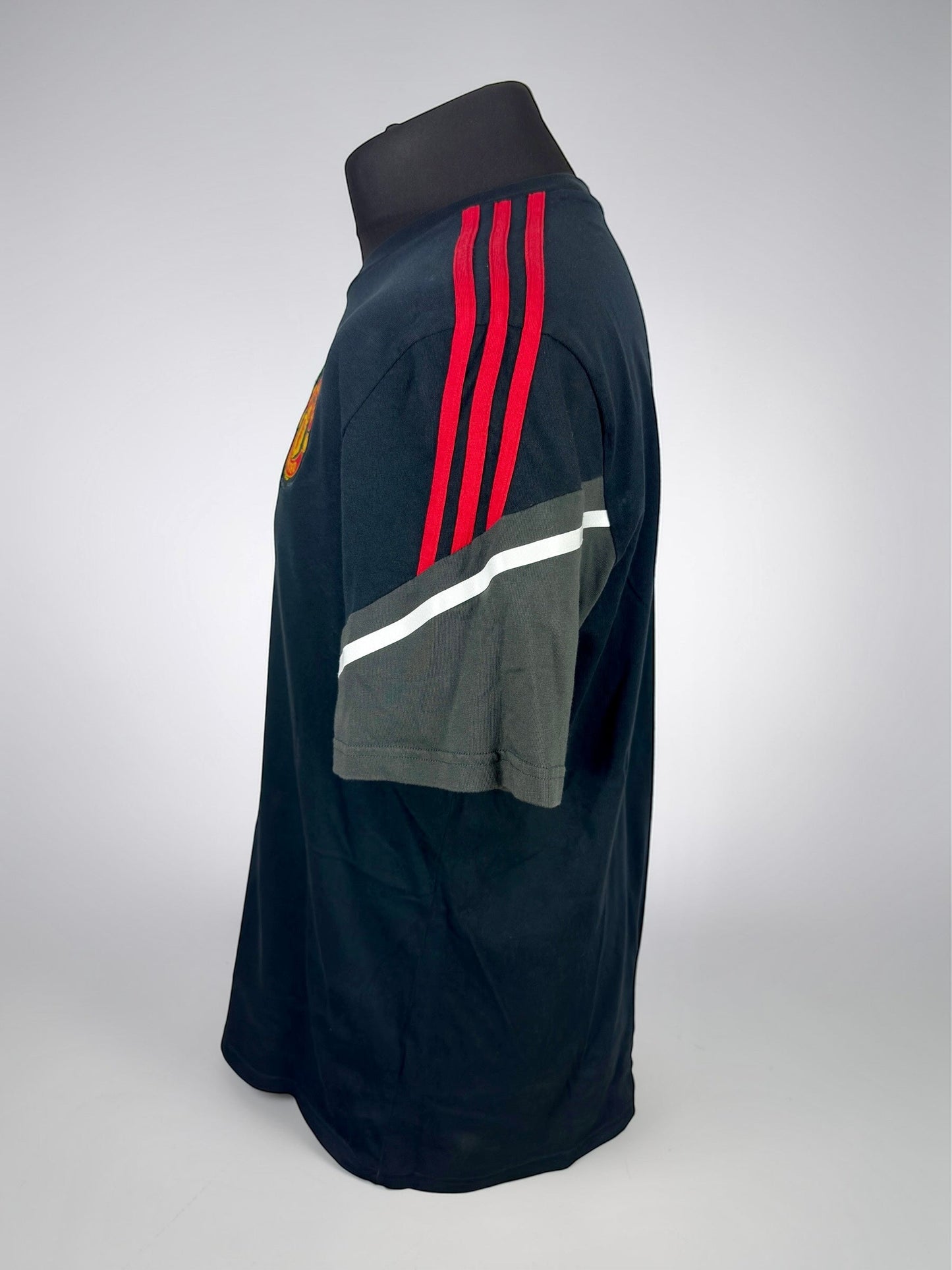 Manchester United 2022-23 Training - Size XL