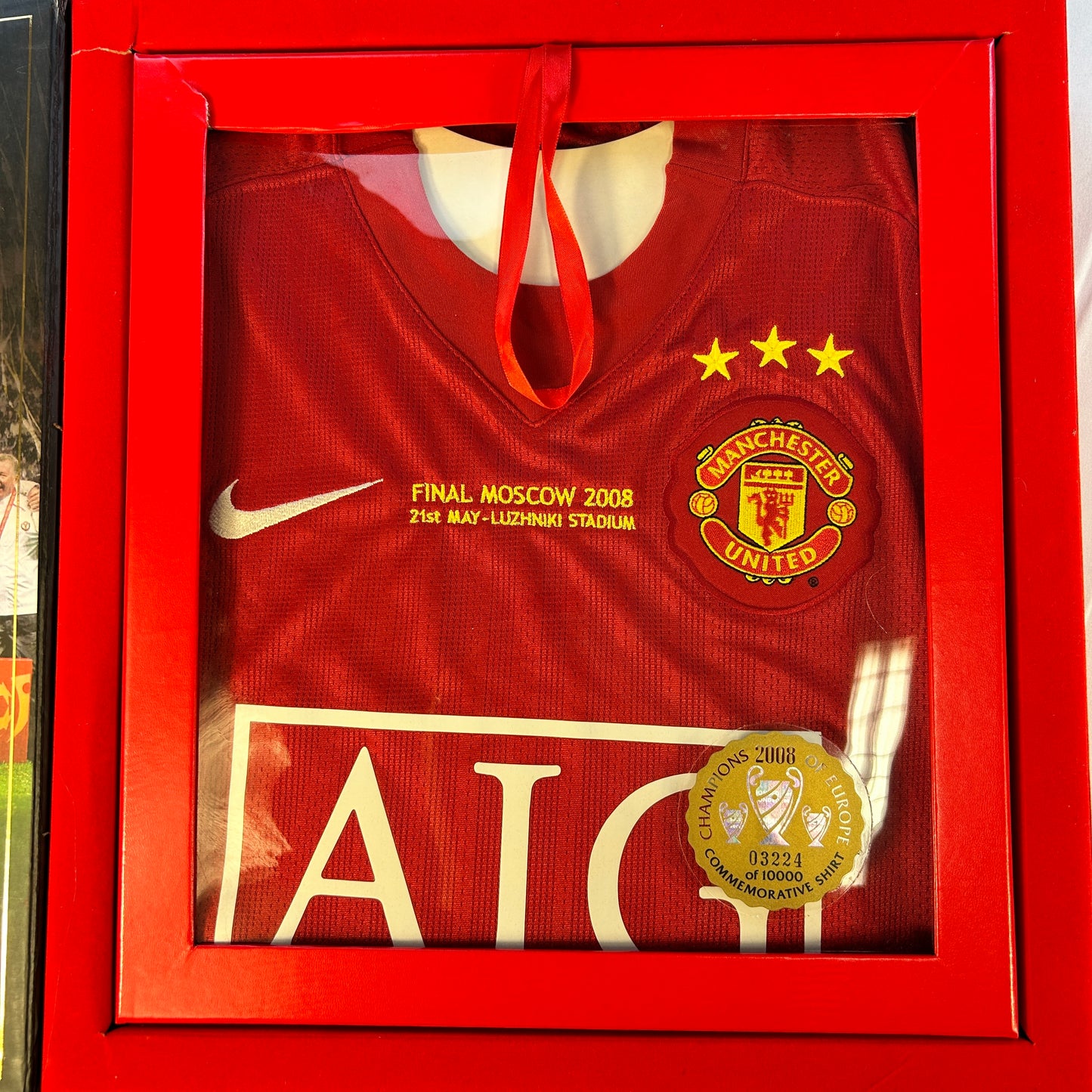 Manchester United 2008 Home Shirt Champions Of Europe Collectors Box - Extra Large Shirt on