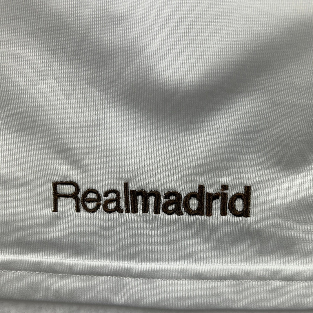 Real Madrid 2004/2005 Player Issue Home Shirt - Cicinho 11 - Di Stefano Stadium