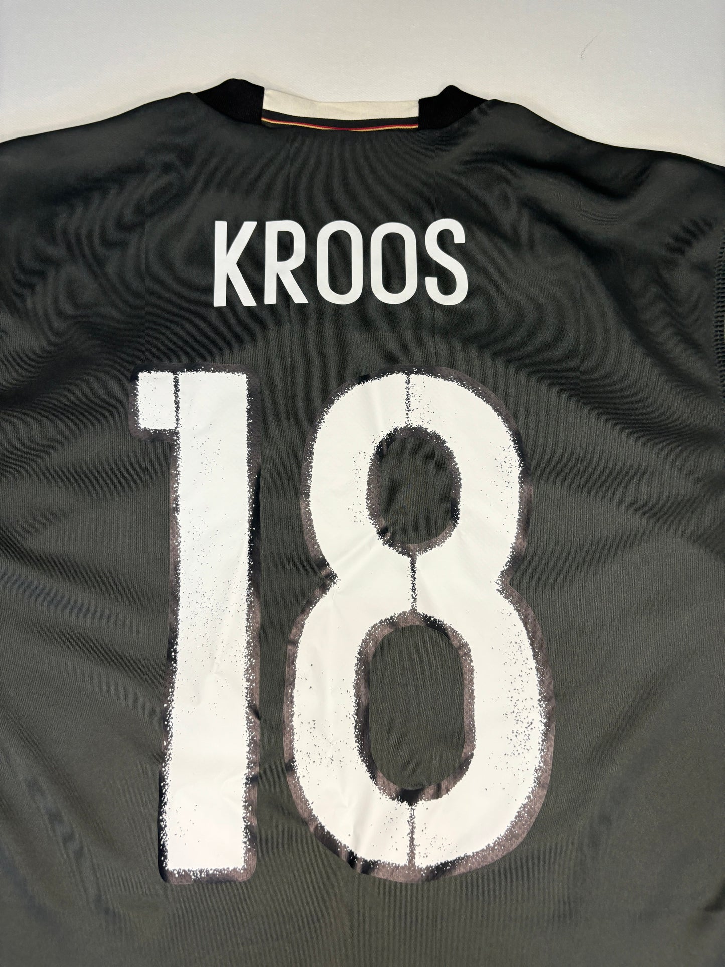 Germany Away Shirt 2015/17 (M) Kroos 18
