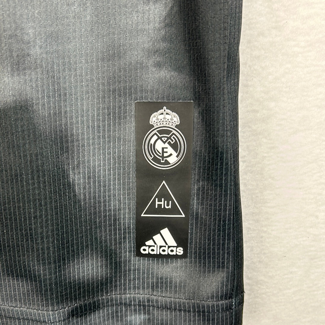 Real Madrid Human Race Shirt - Large - GJ9110