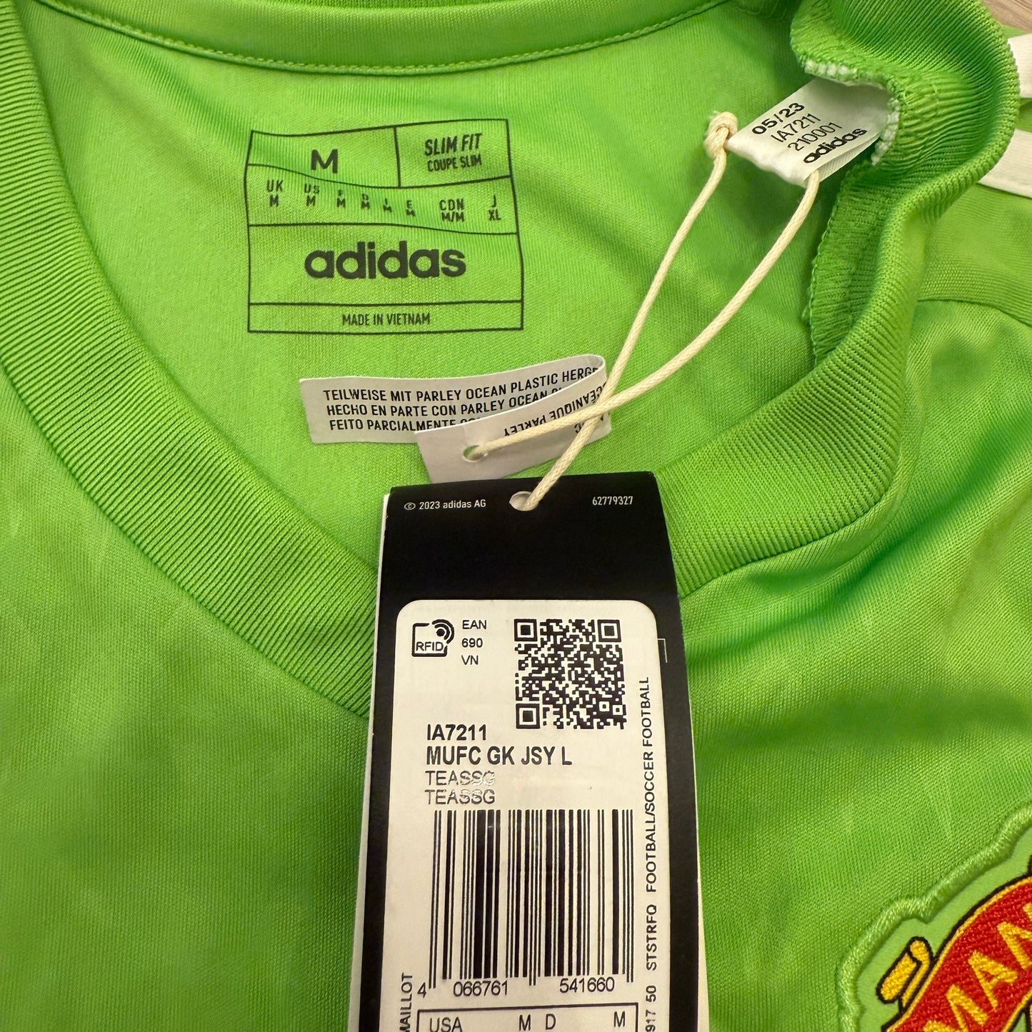 Manchester United 2023-2024 Goalkeeper Shirt - New With Tags
