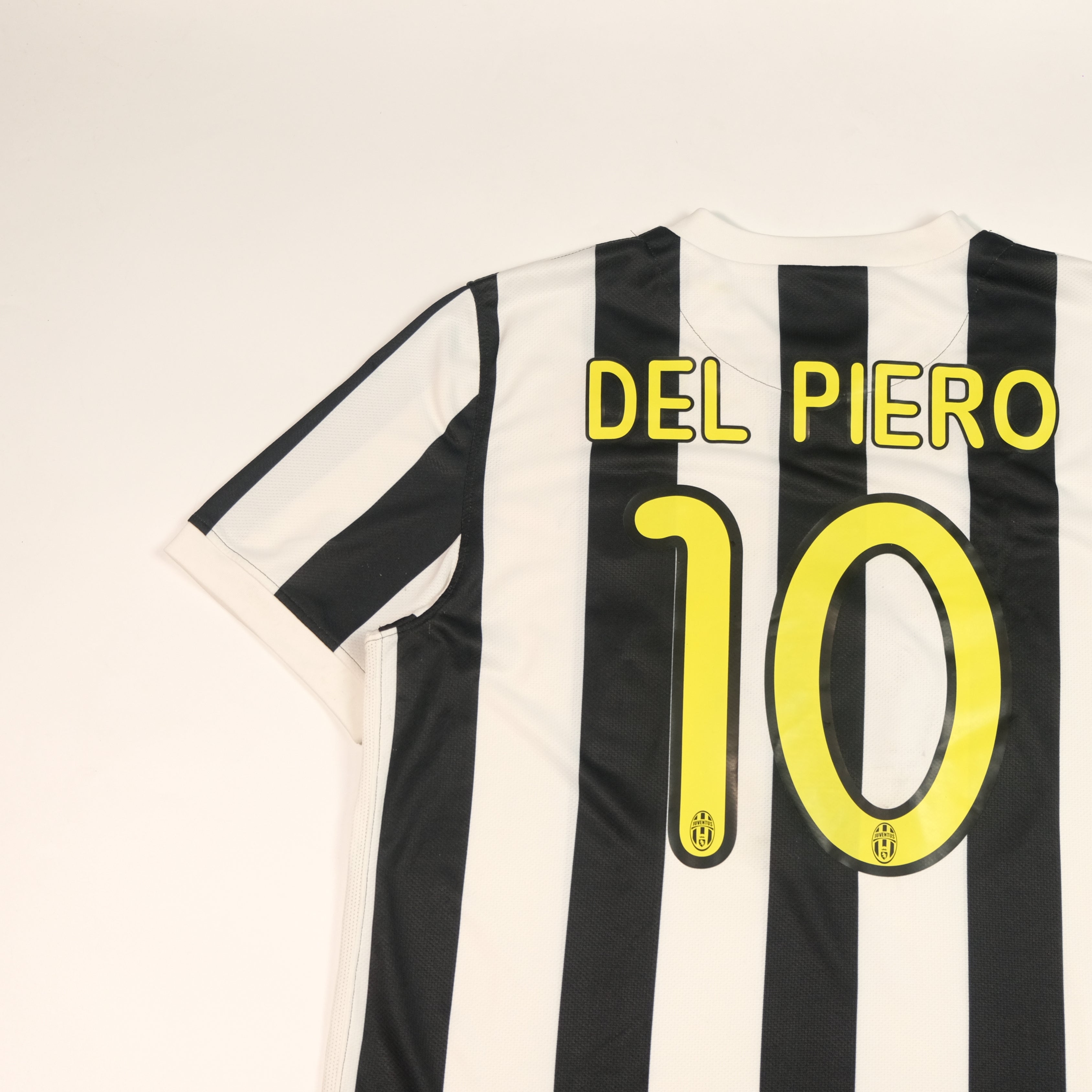 2009/10 Juventus Home Shirt Del Piero Nike (L) – Casual Football