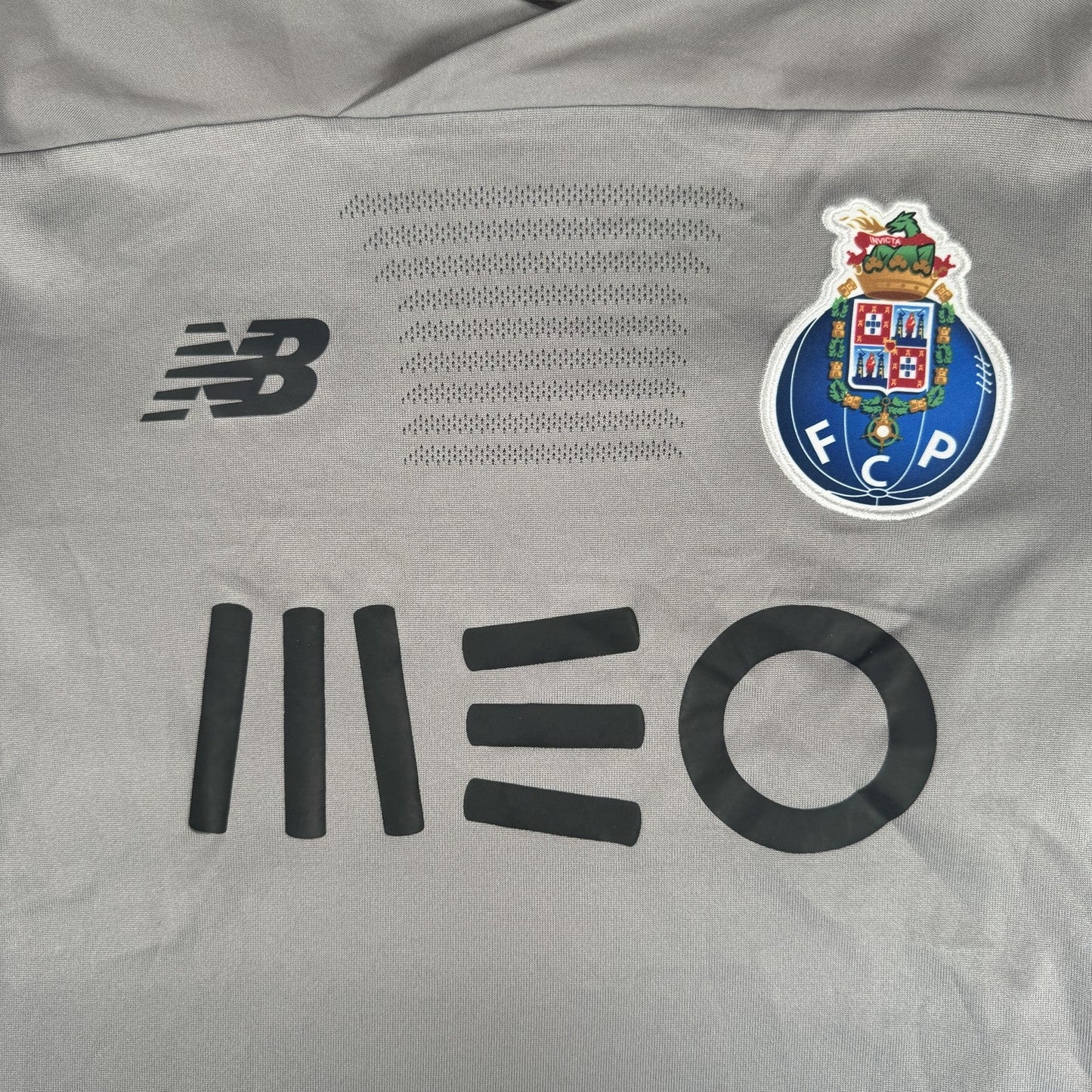 FC Porto 2019/2020 Goalkeeper Football Shirt  Small