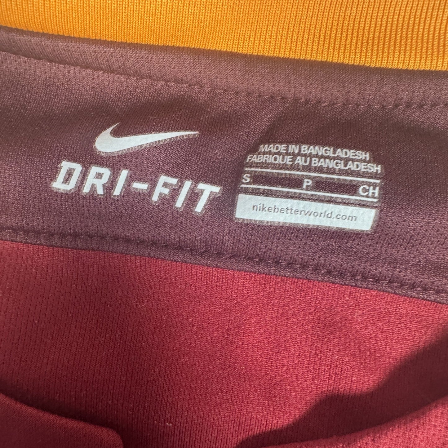 AS Roma 2015/2016 Home Football Shirt  Small