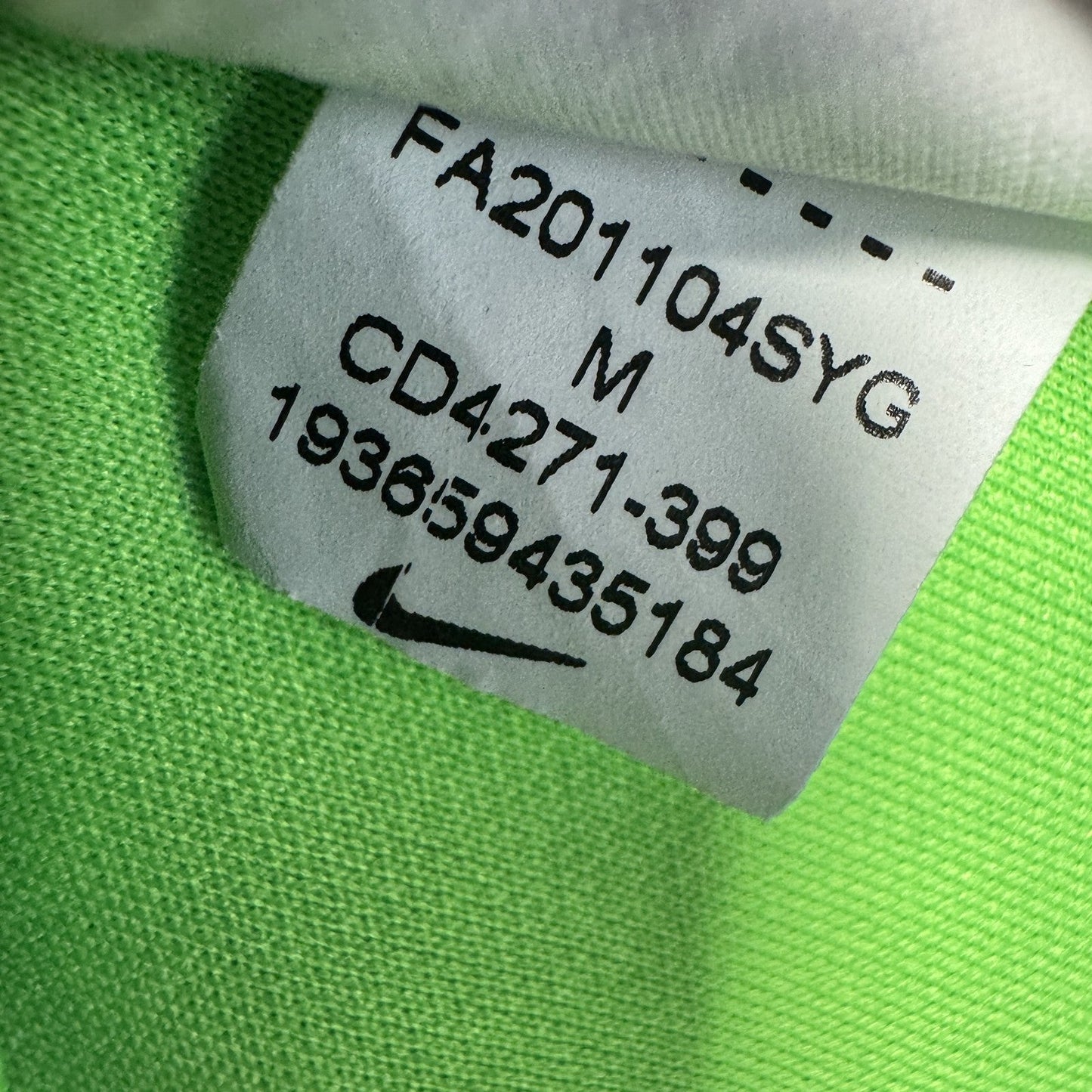 Chelsea 2020/2021 Goalkeeper Football Shirt  Medium