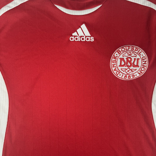 Denmark 2006/2007/2008 Home Football Shirt  Medium