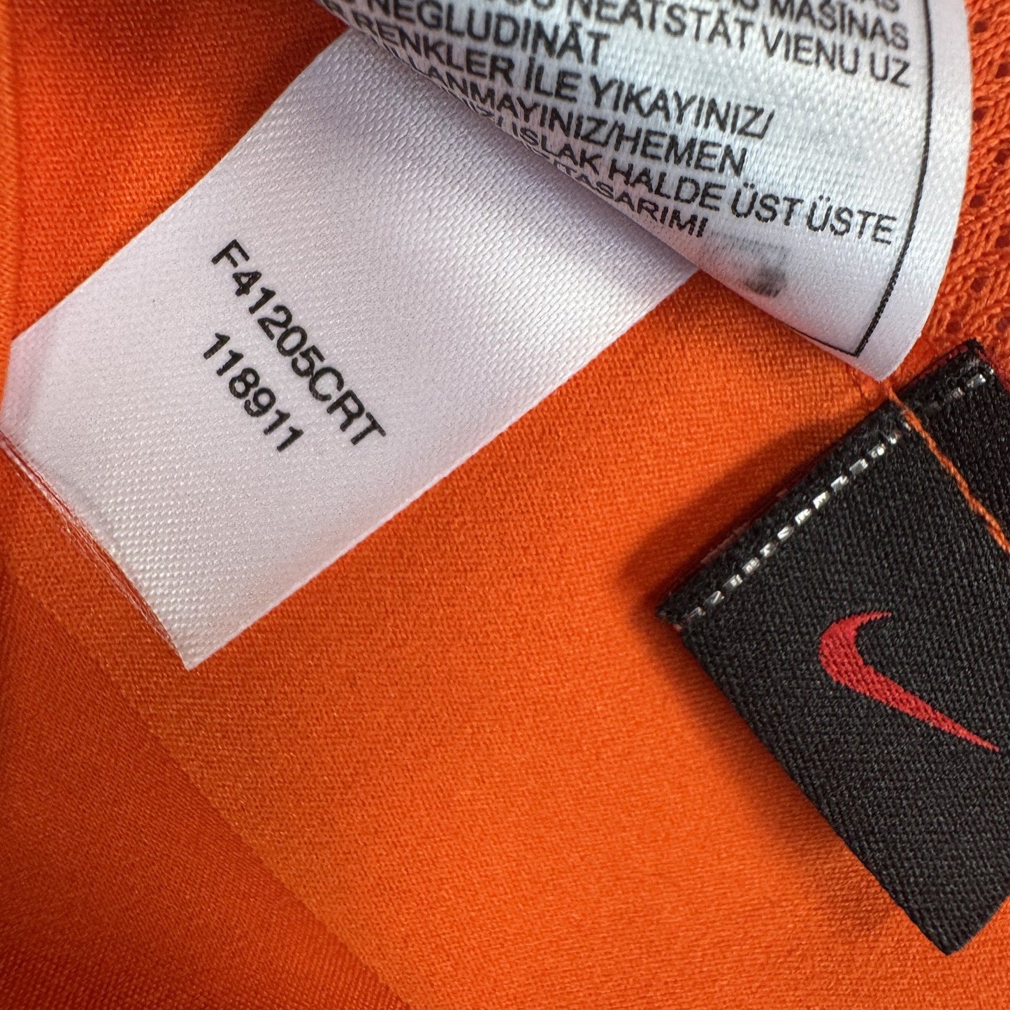 Valencia 2004/2005 Away Football Shirt  Medium