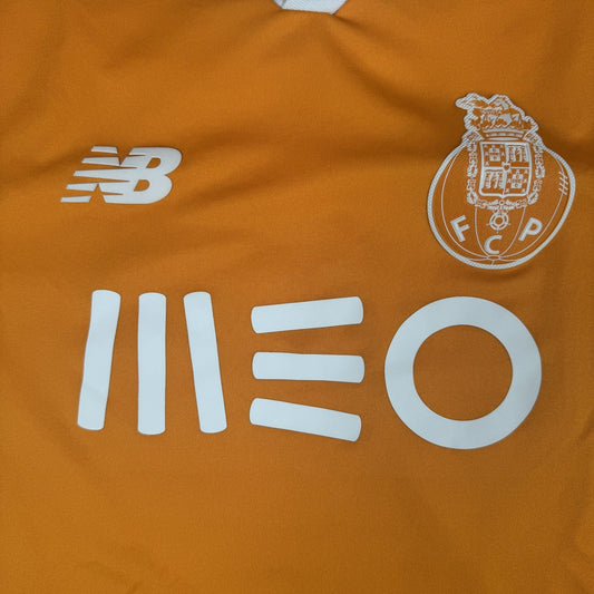 FC Porto 2017/2018 Away Football Shirt  Medium