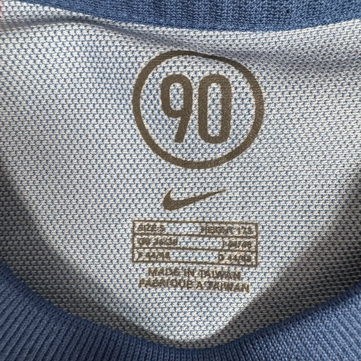 Barcelona 2004/2005 Home Football Shirt  Small