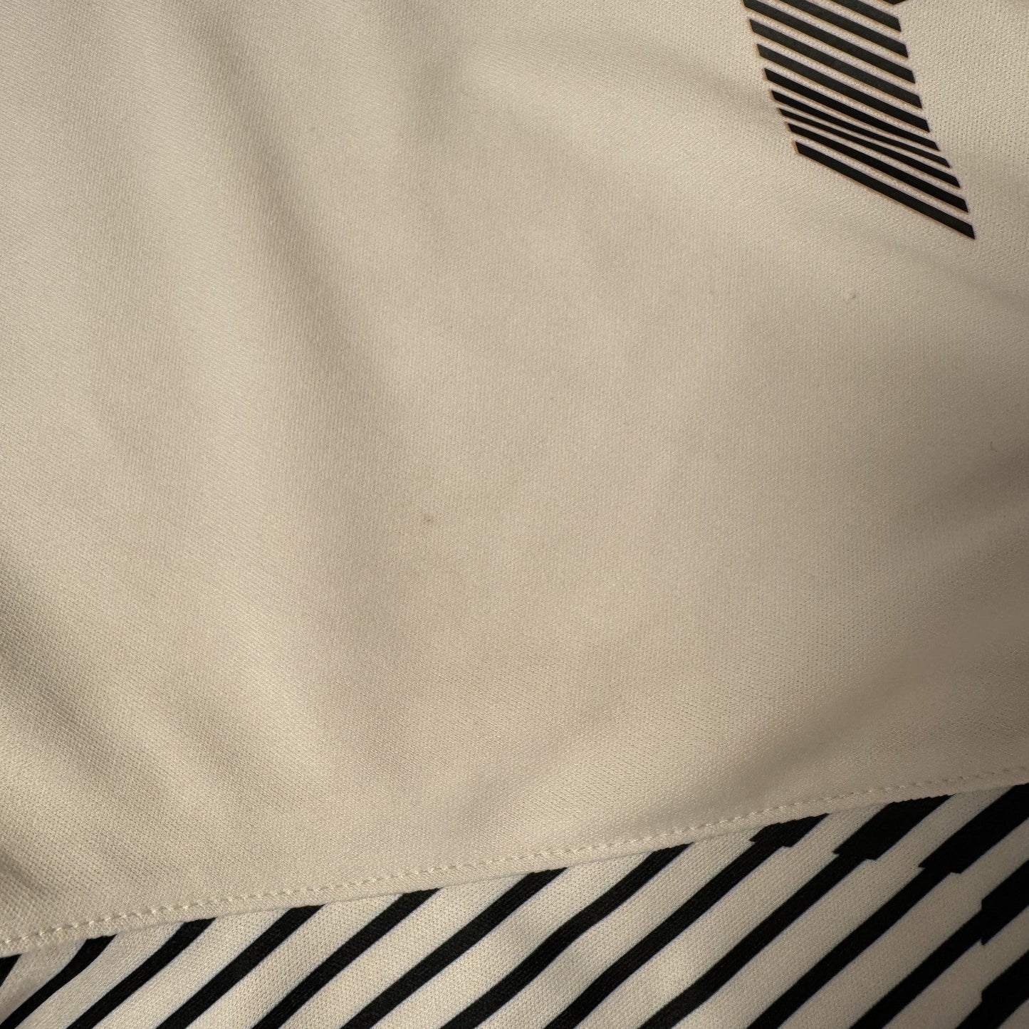 Charlton Athletic 2021/2022 Away Football Shirt  Large