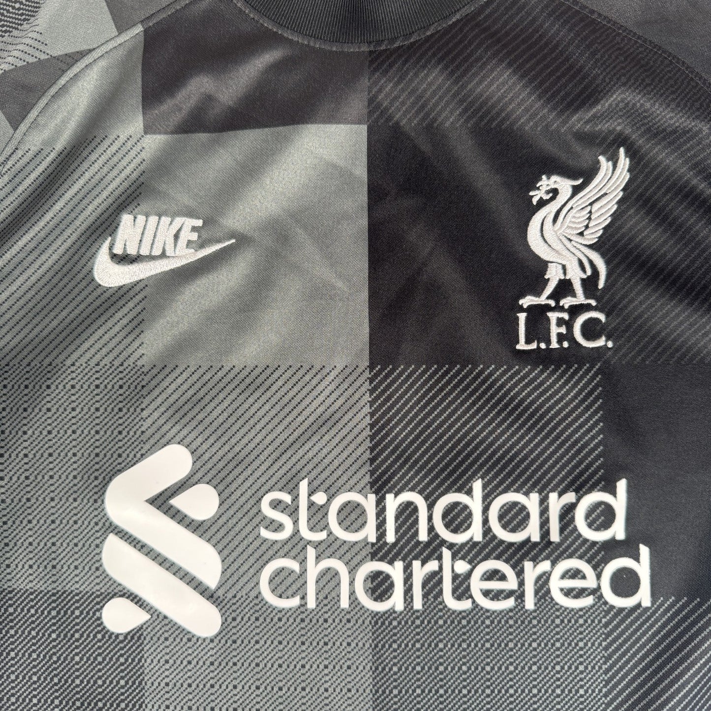 Liverpool 2021/2022 Goalkeeper Football Shirt  Medium