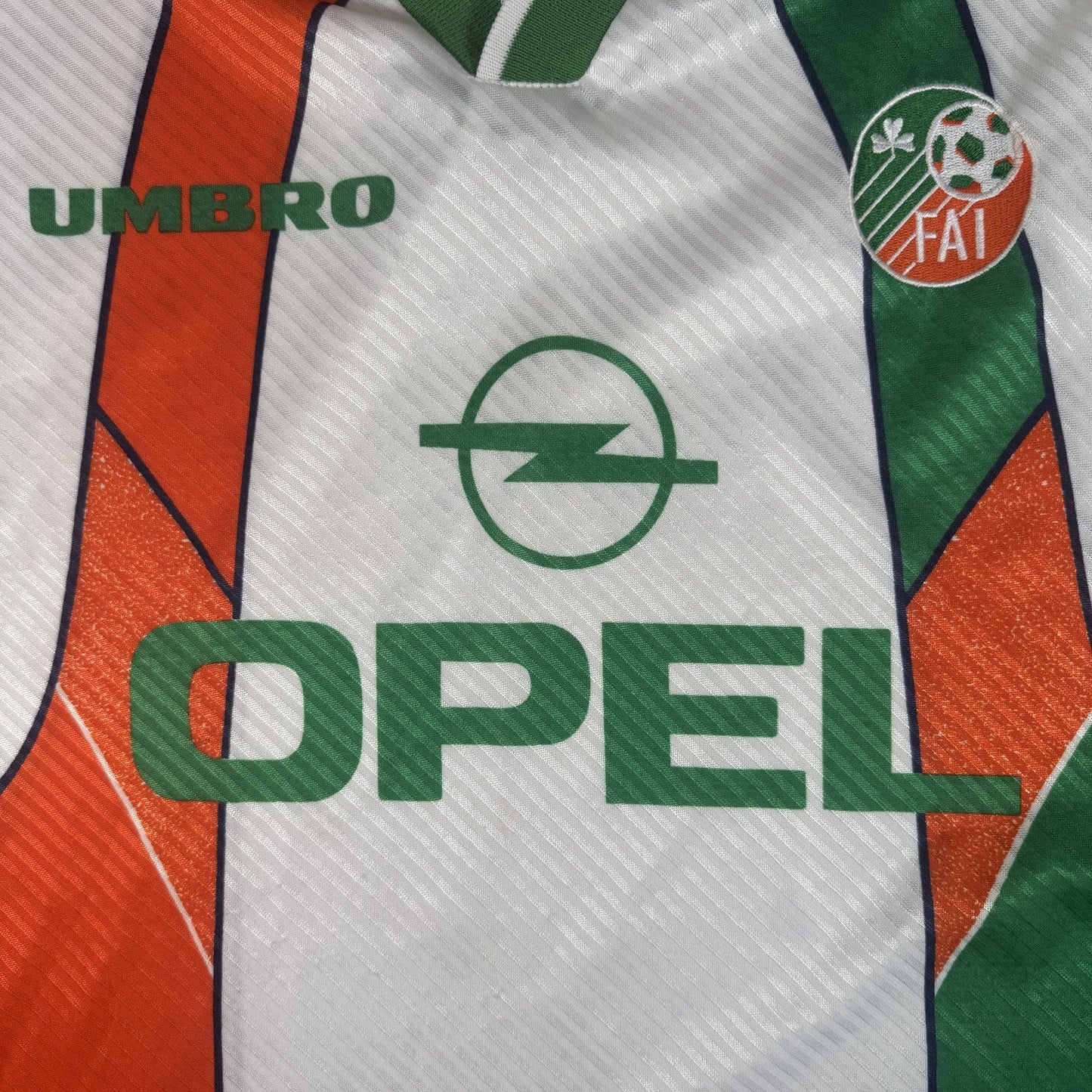 Republic of Ireland 1995/1996 Away Football Shirt  Medium