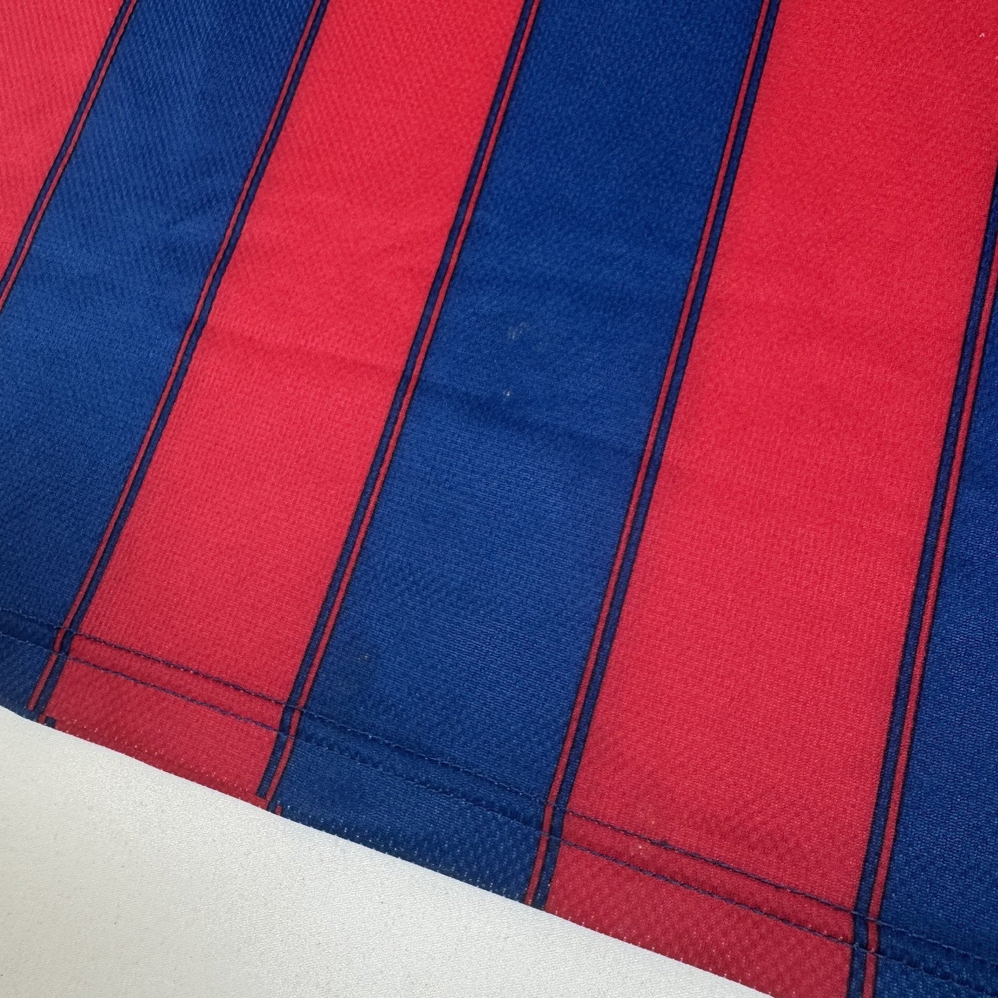 Barcelona 2009/2010 Home Basic Football Shirt  Medium