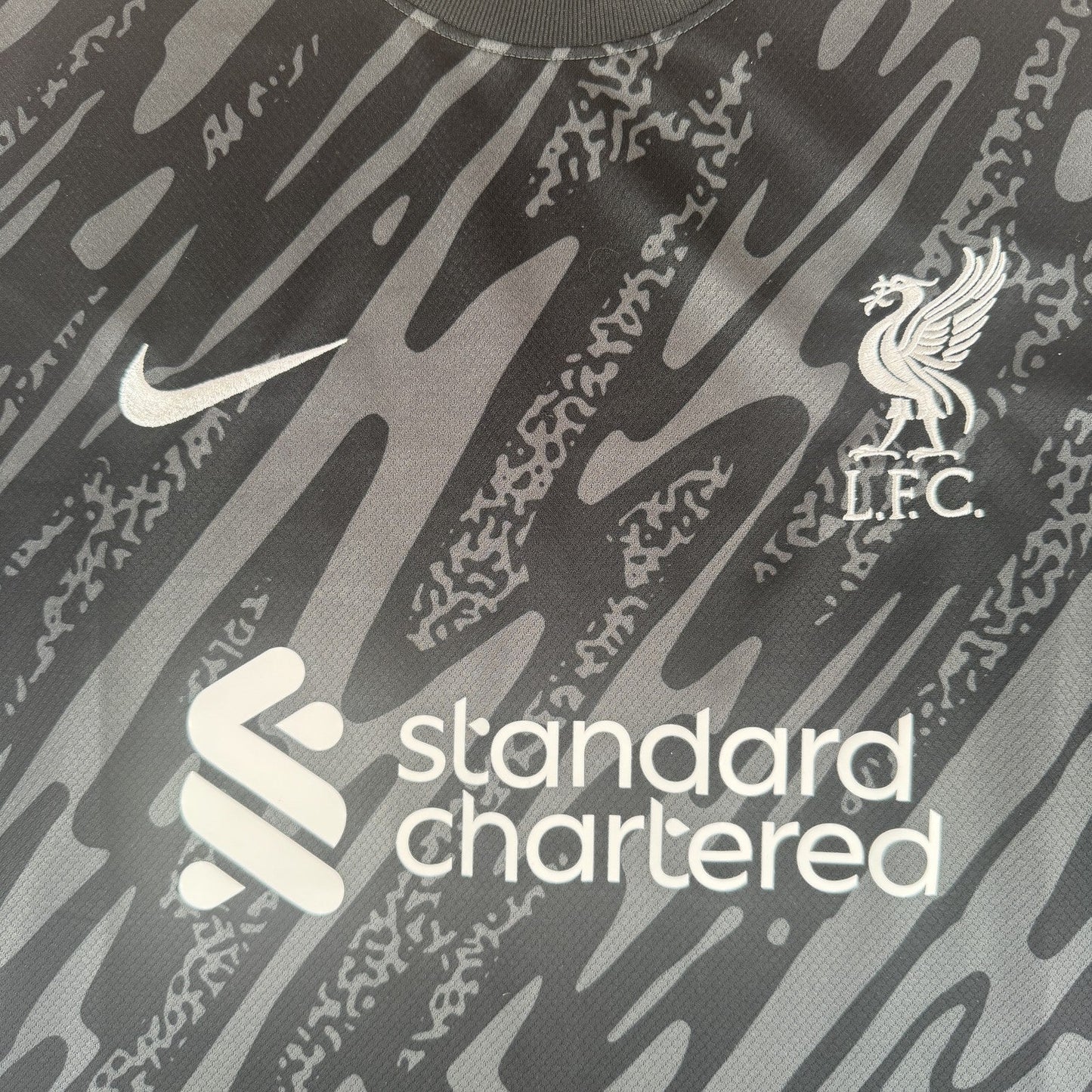 Liverpool 2024/2025 Goalkeeper Football Shirt  XL