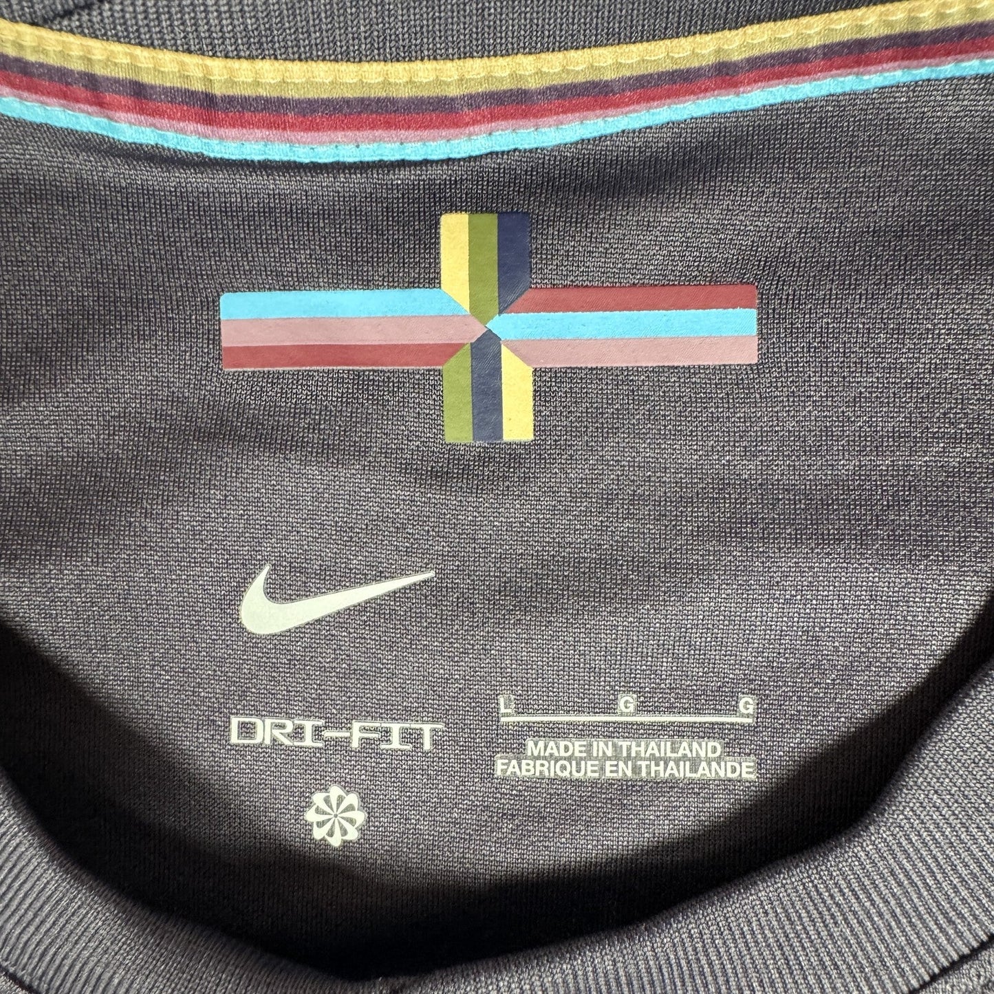 England 2024/2025 Away Football Shirt  Large