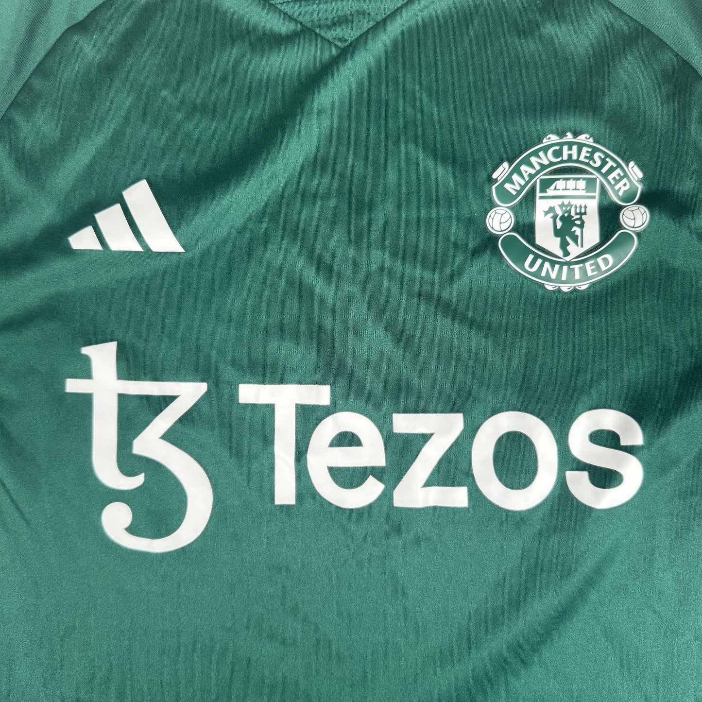 Manchester United 2023/2024 Training Football Shirt  Large