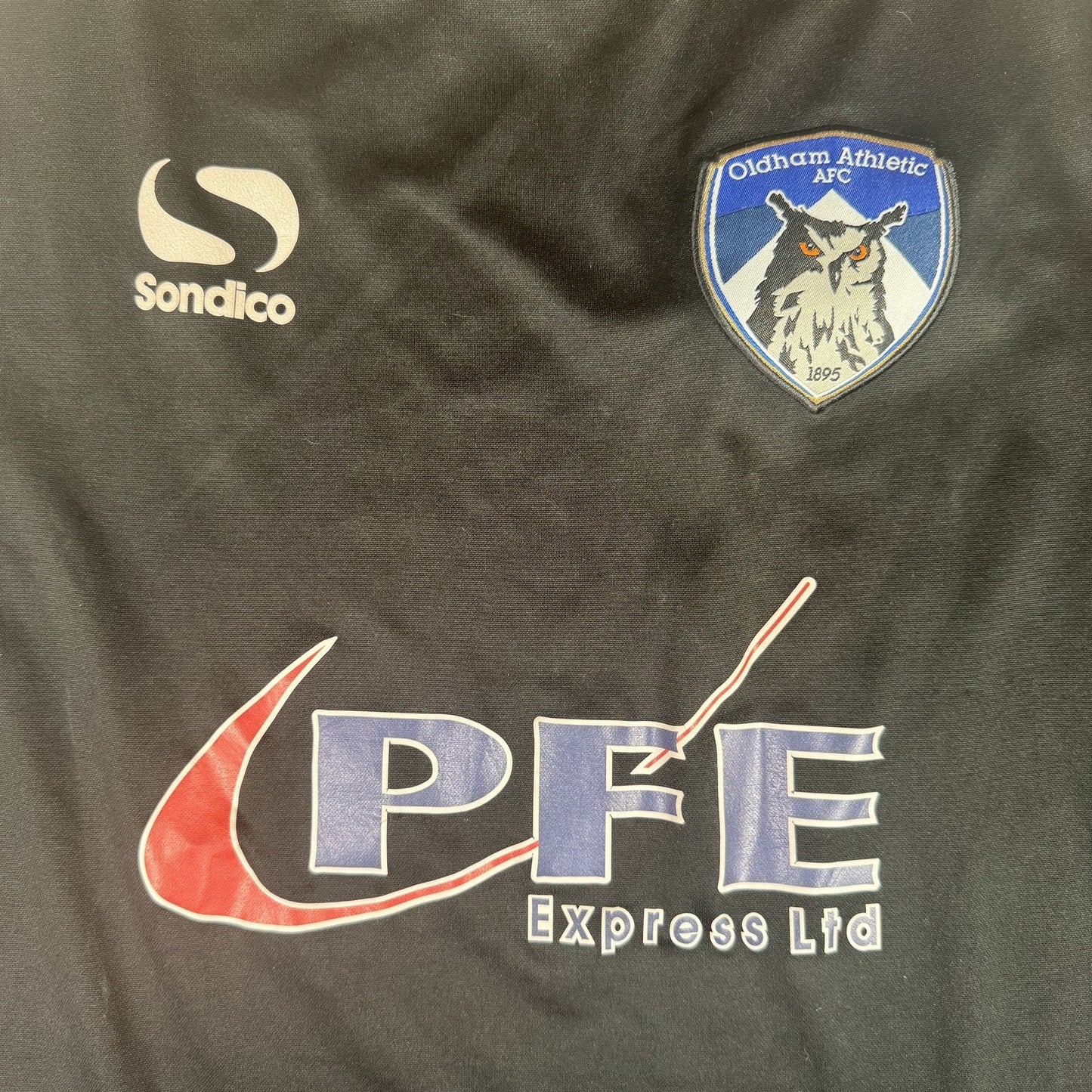 Oldham Athletic 2017/2018 Goalkeeper Football Shirt  Medium