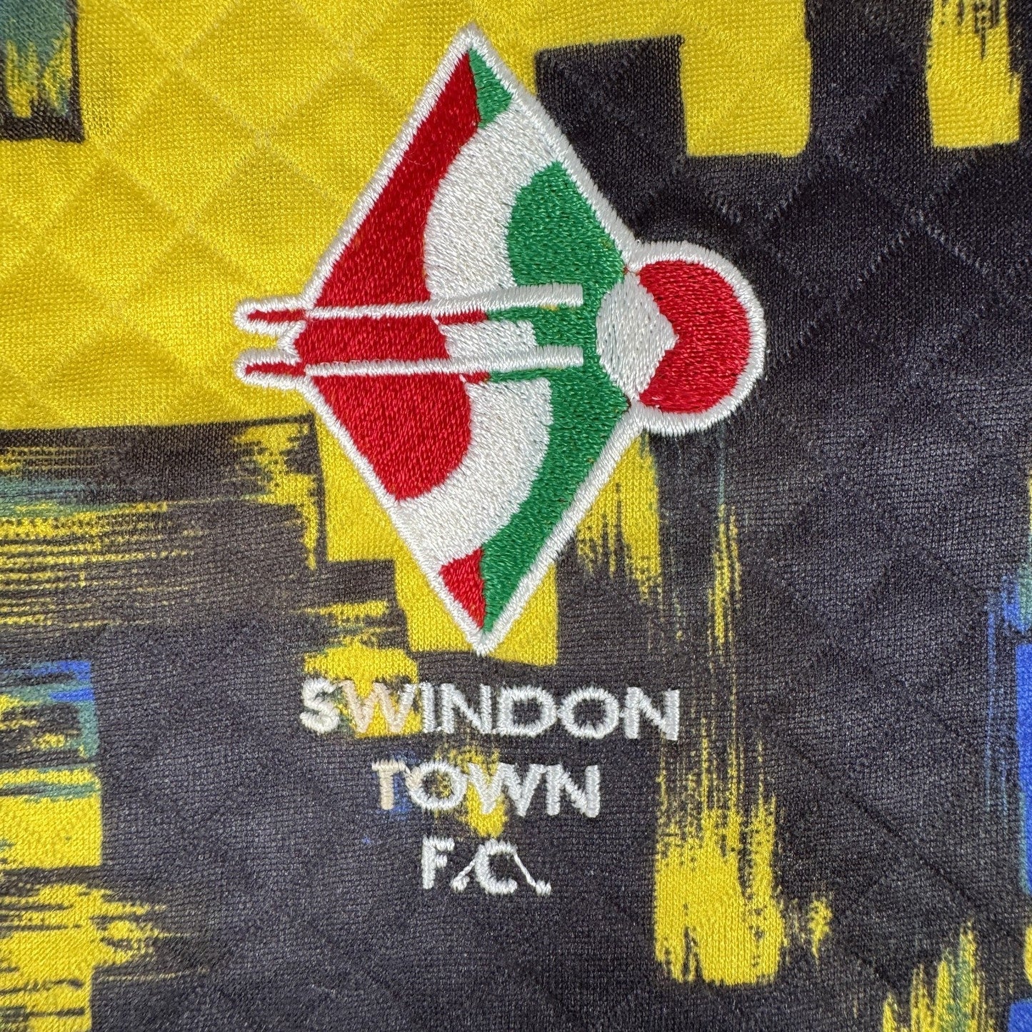 Swindon Town 1996/1997 Goalkeeper Football Shirt  Large