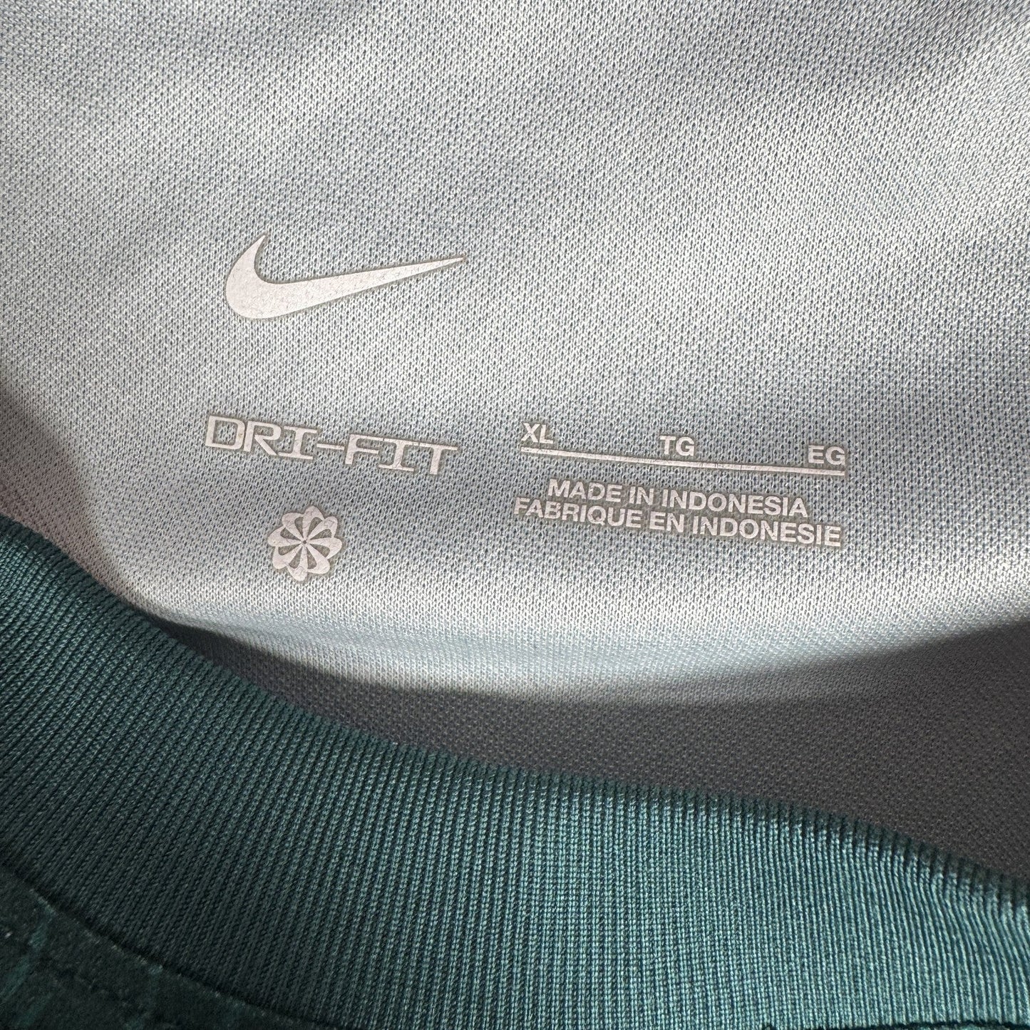 Liverpool 2022/2023 Third Football Shirt XL