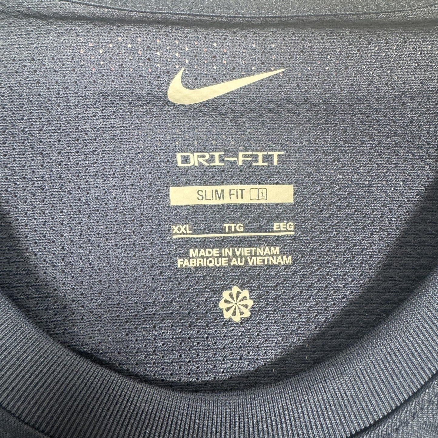 Red Bull Salzburg 2022/2023 Away Football Shirt  2XL XXL