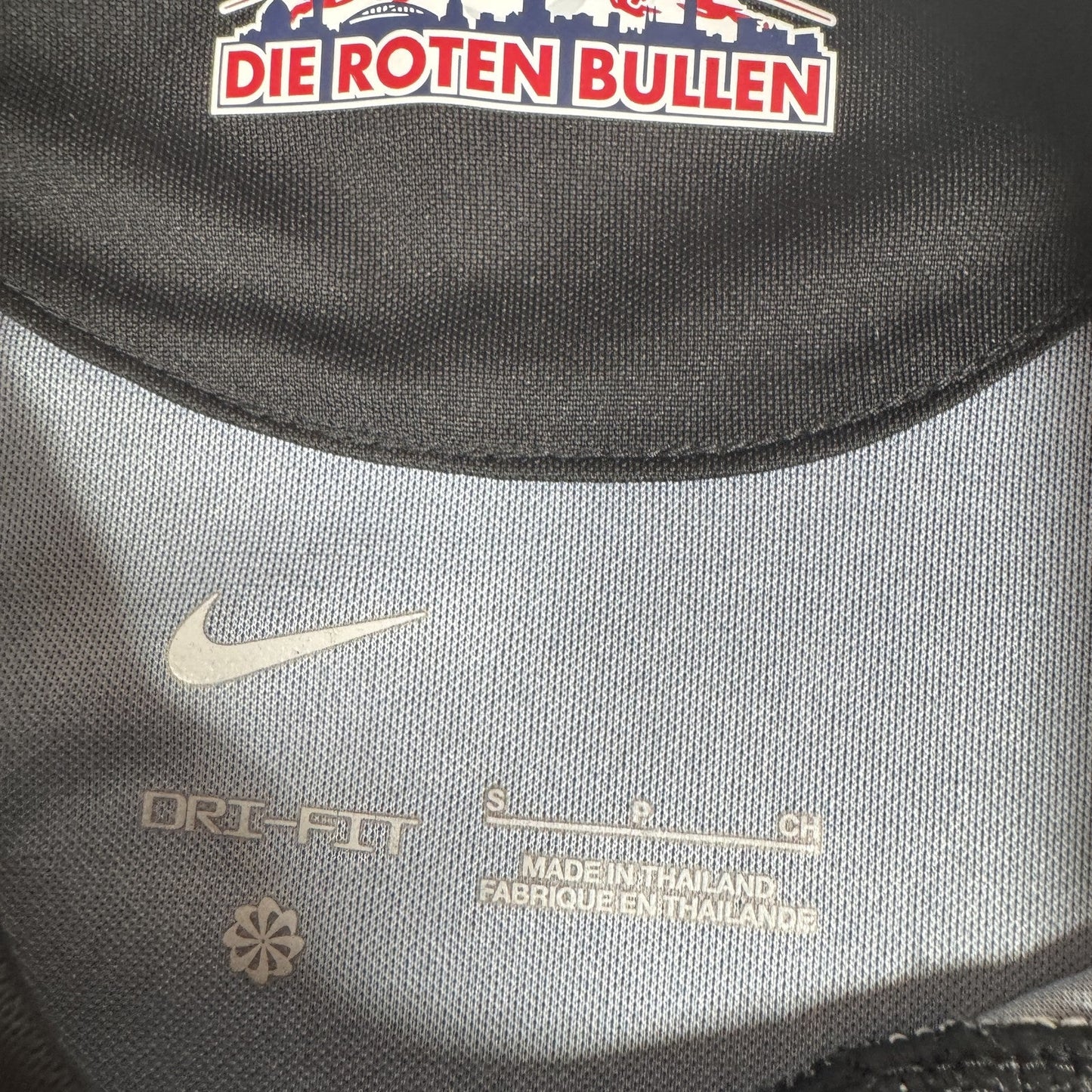 RB Leipzig 2021/2022 Away Football Shirt  Small