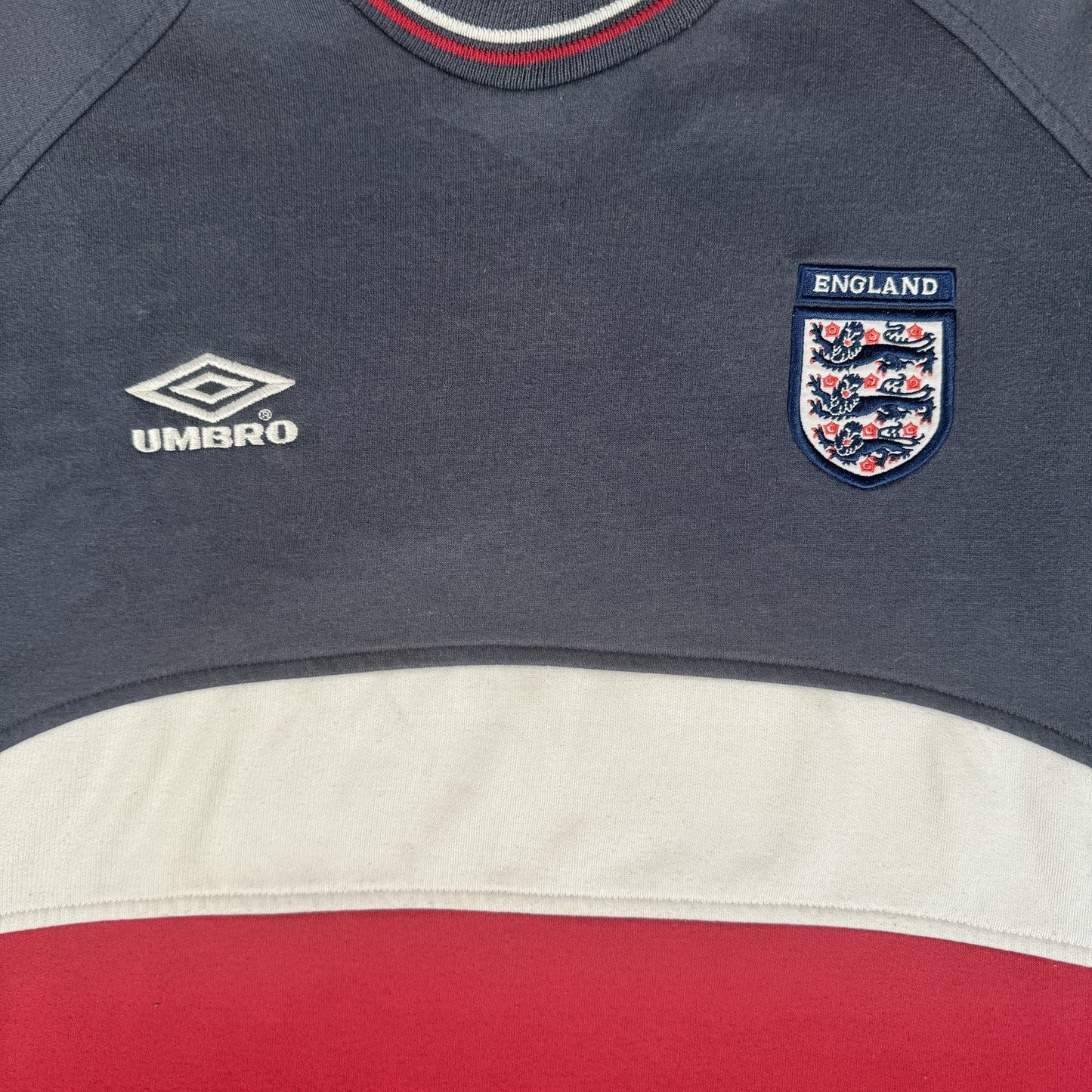 England 1999/2000/2001 Umbro Training Sweatshirt  Large