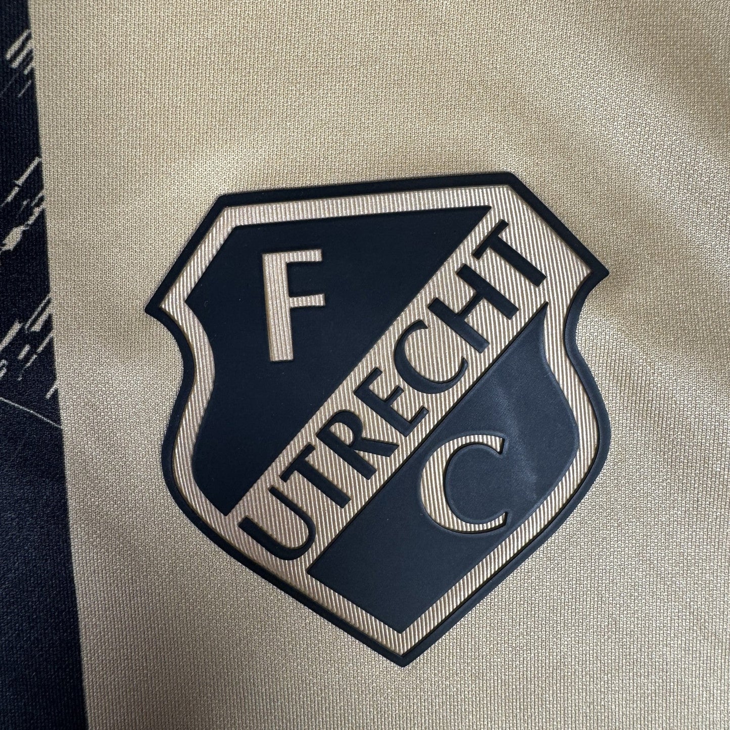 FC Utrecht 2021/2022 Third Football Shirt  Medium