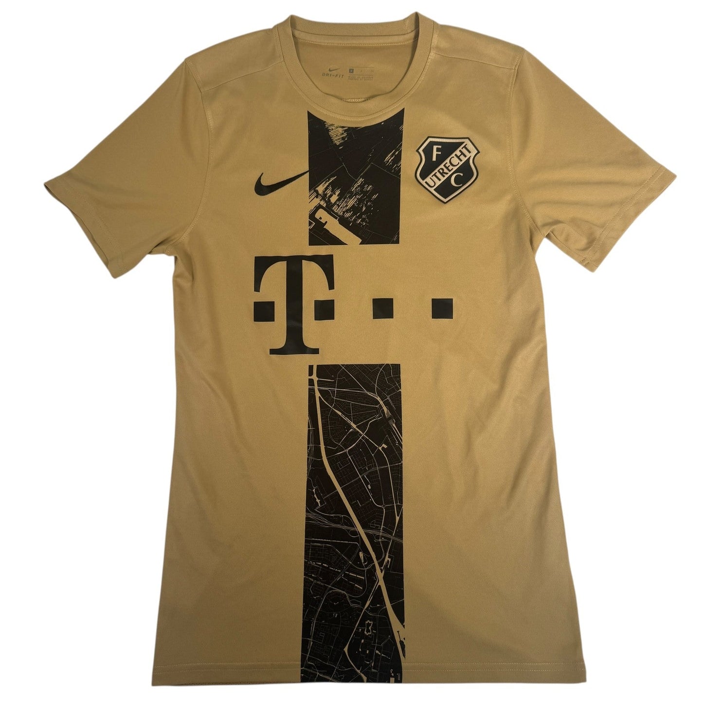 FC Utrecht 2021/2022 Third Football Shirt  Small