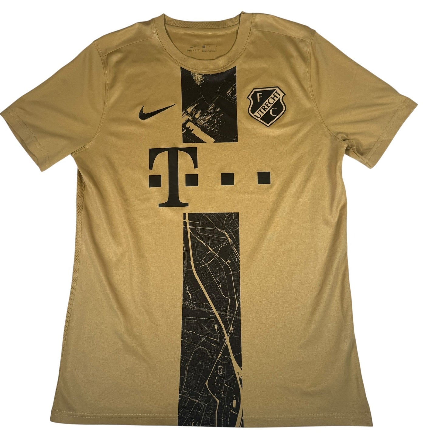 FC Utrecht 2021/2022 Third Football Shirt  Large