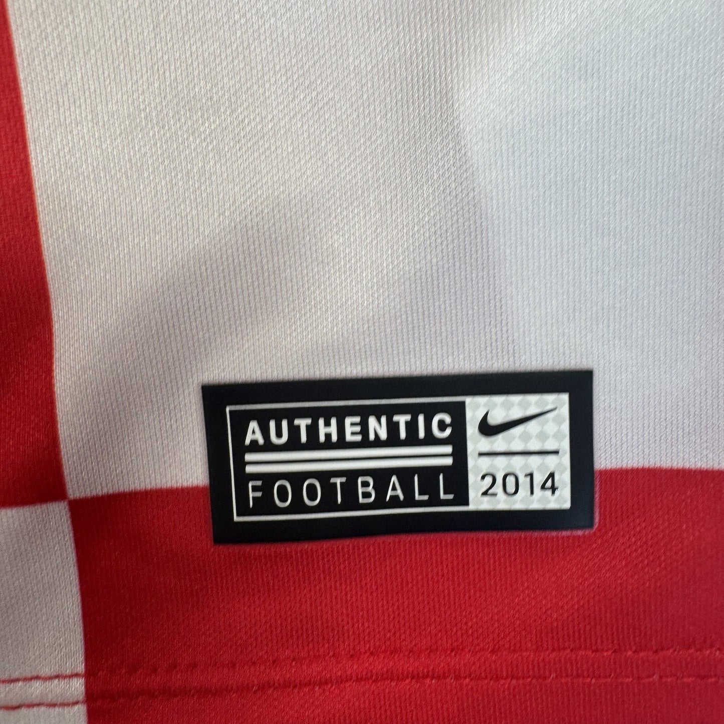 Croatia 2014/2015/2016 Home Football Shirt  Large