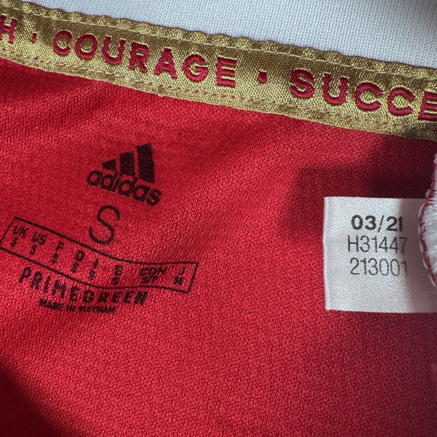 Manchester United 2021/2022 Home Football Shirt  Small