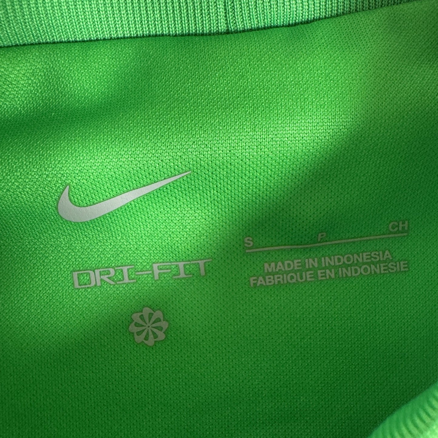 A.BECKER 1 Liverpool 2021/2022 Goalkeeper Football Shirt Small