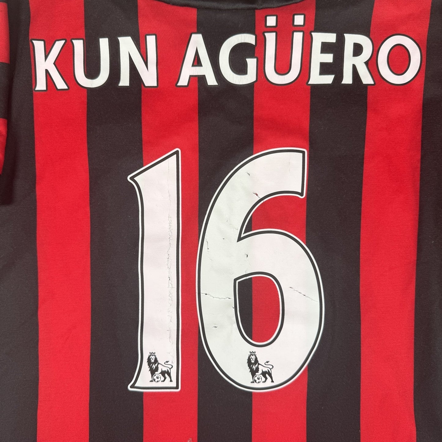 KUN AGUERO 16 Manchester City 2011/2012 Away Football Shirt Medium