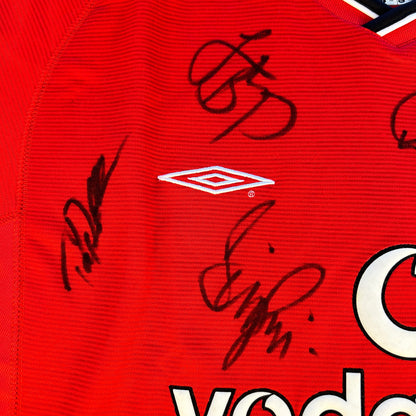 Manchester United 2000-2001 Squad Signed Home Shirt