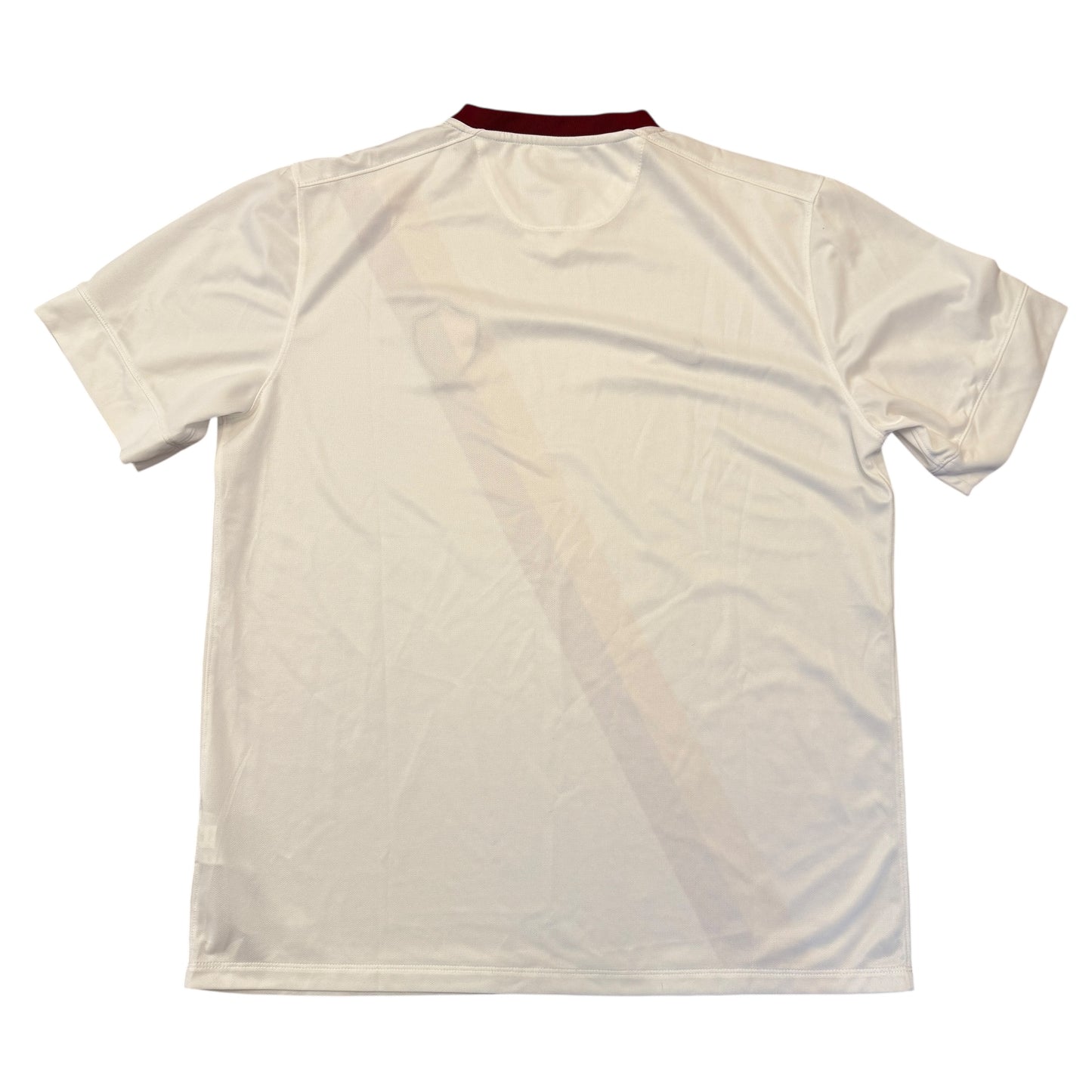 White t-shirt with maroon collar on a white background