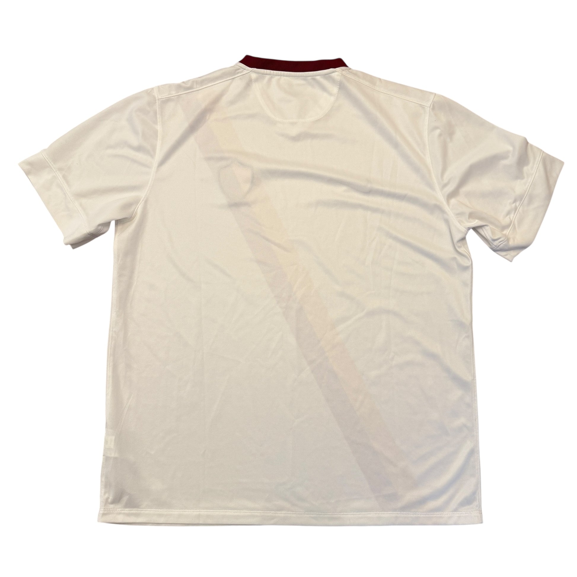 White t-shirt with maroon collar on a white background