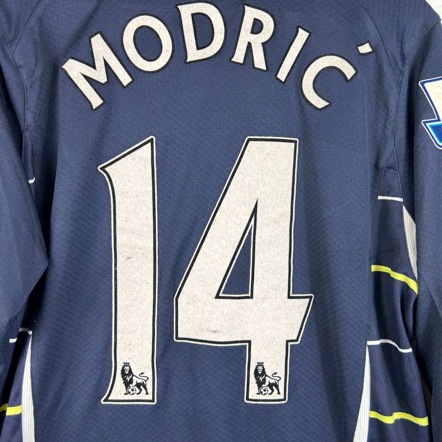 Tottenham Hotspur 2010/2011 Player Issue/ Match Third Shirt - Modric 14