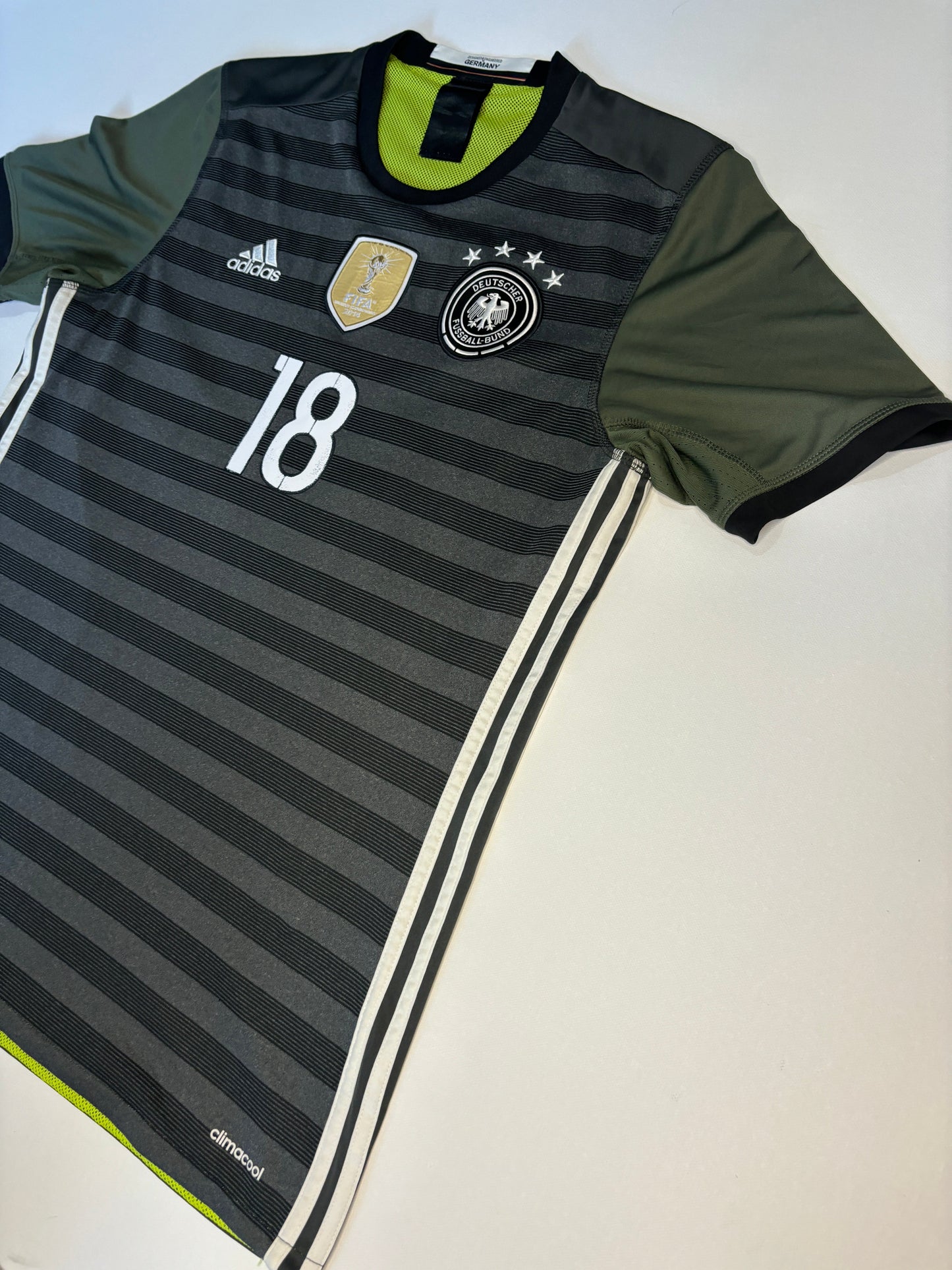 Germany Away Shirt 2015/17 (M) Kroos 18